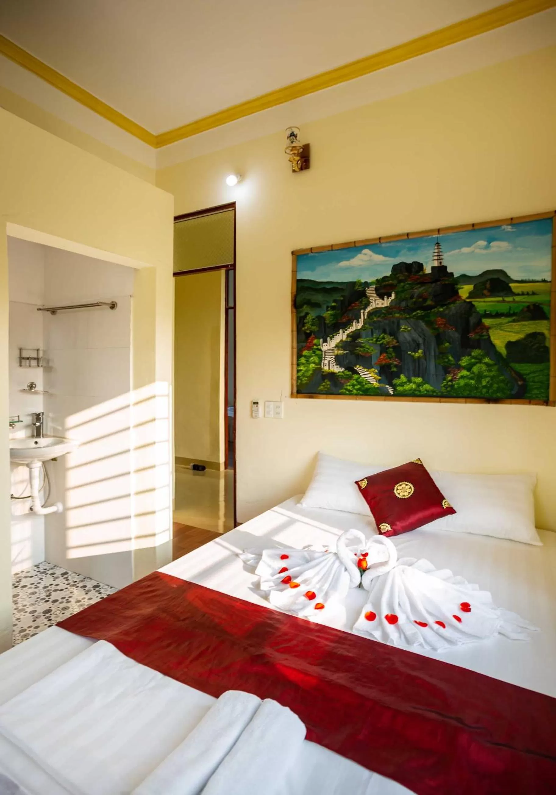 Hang Mua Central Homestay