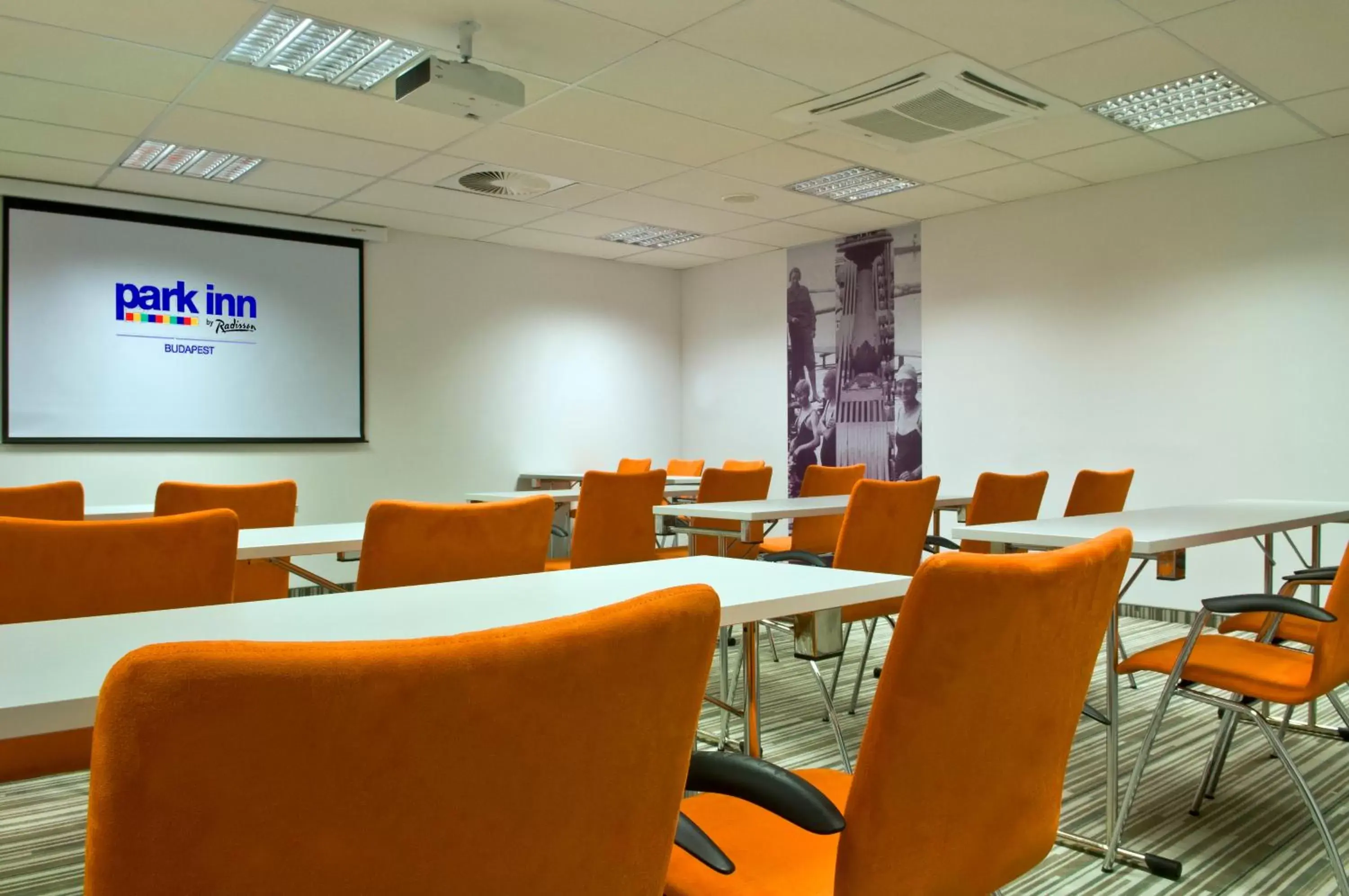 Business facilities in Park Inn By Radisson Budapest