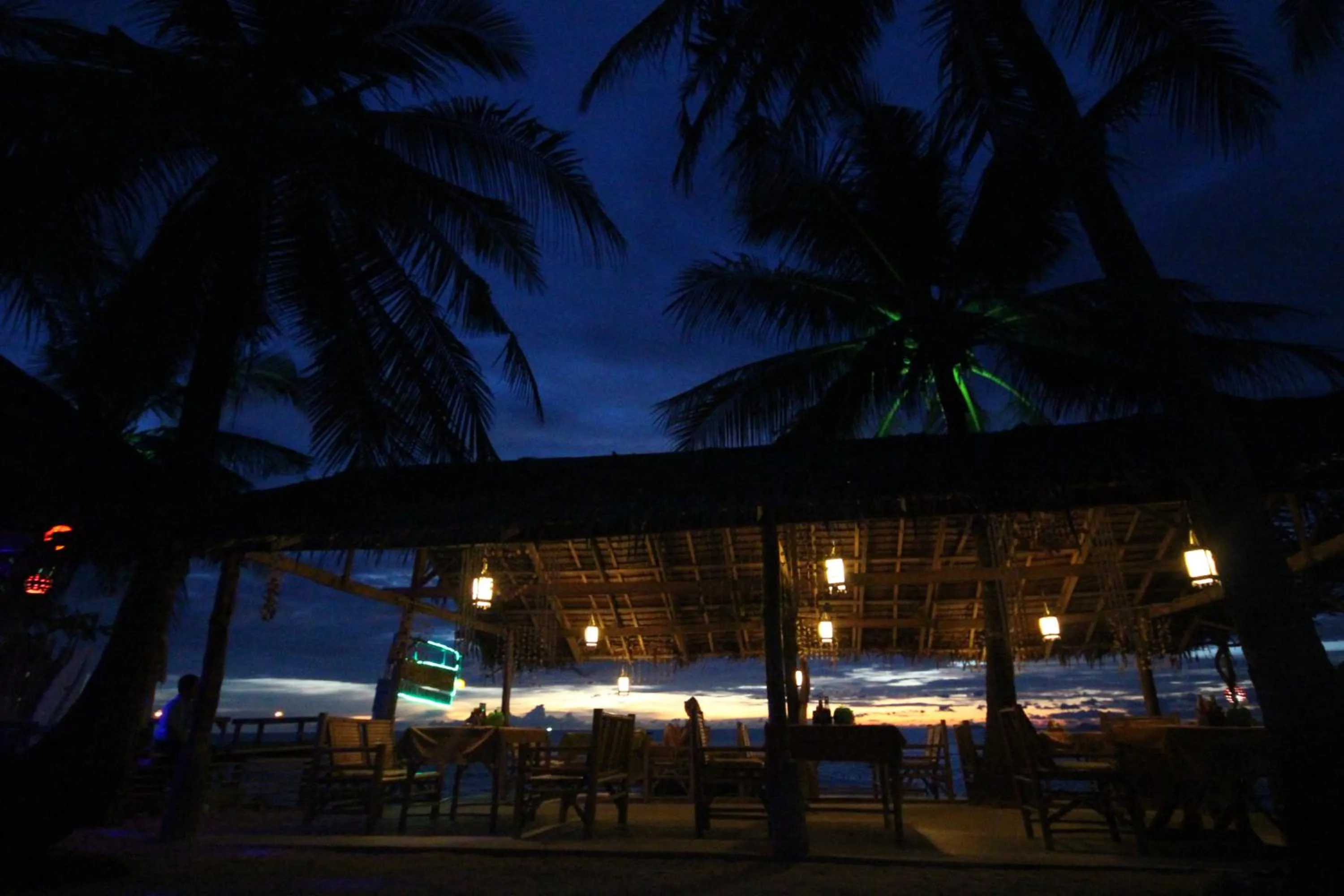 Restaurant/places to eat in Lanta Family resort
