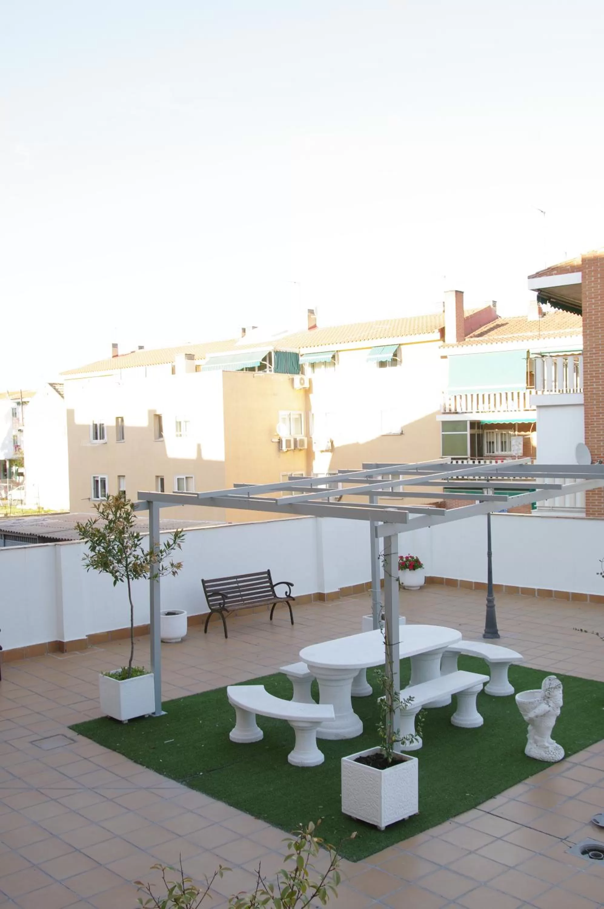 Patio in Hotel Barajas Plaza