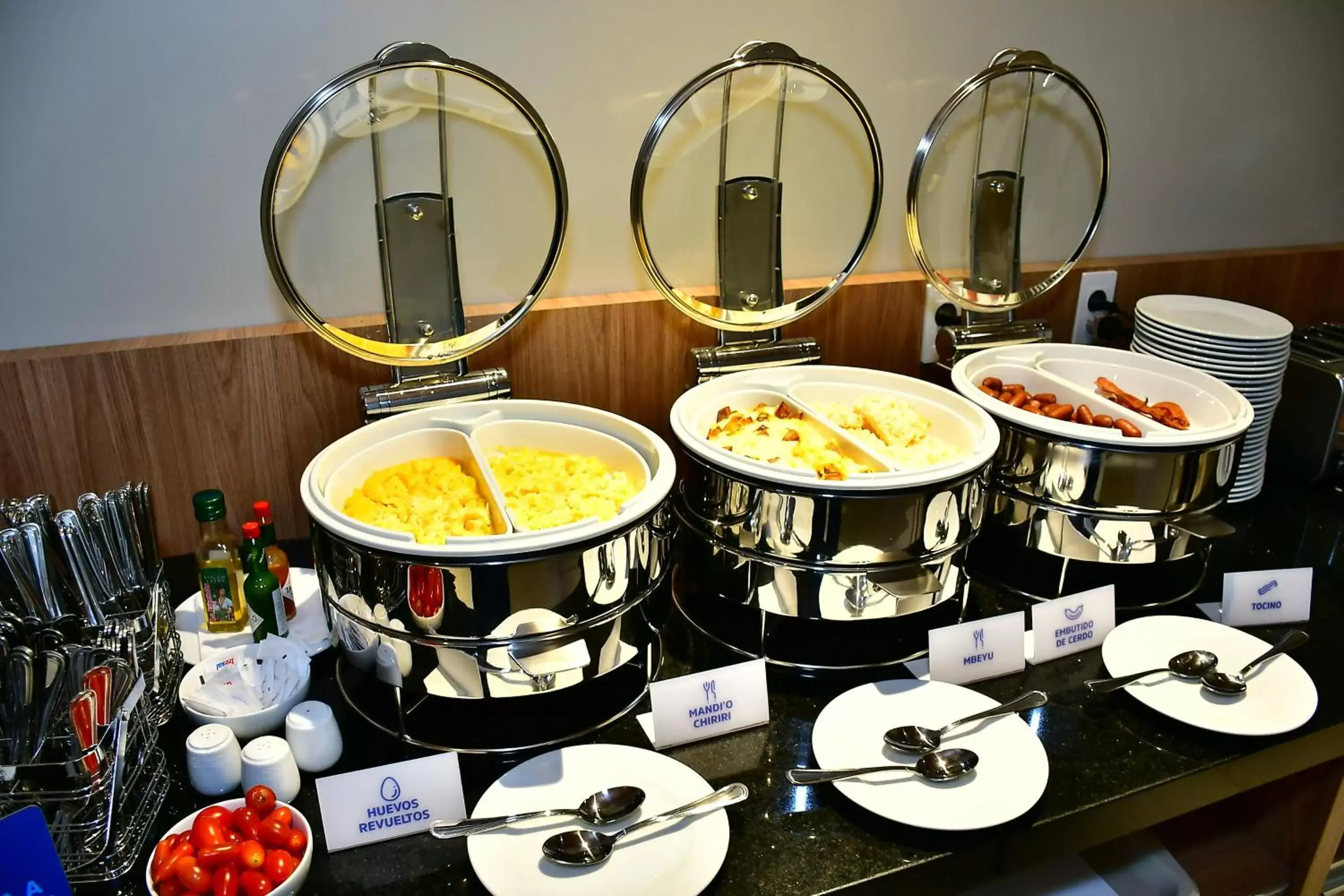Breakfast, Food in Holiday Inn Express Asuncion Aviadores , an IHG Hotel
