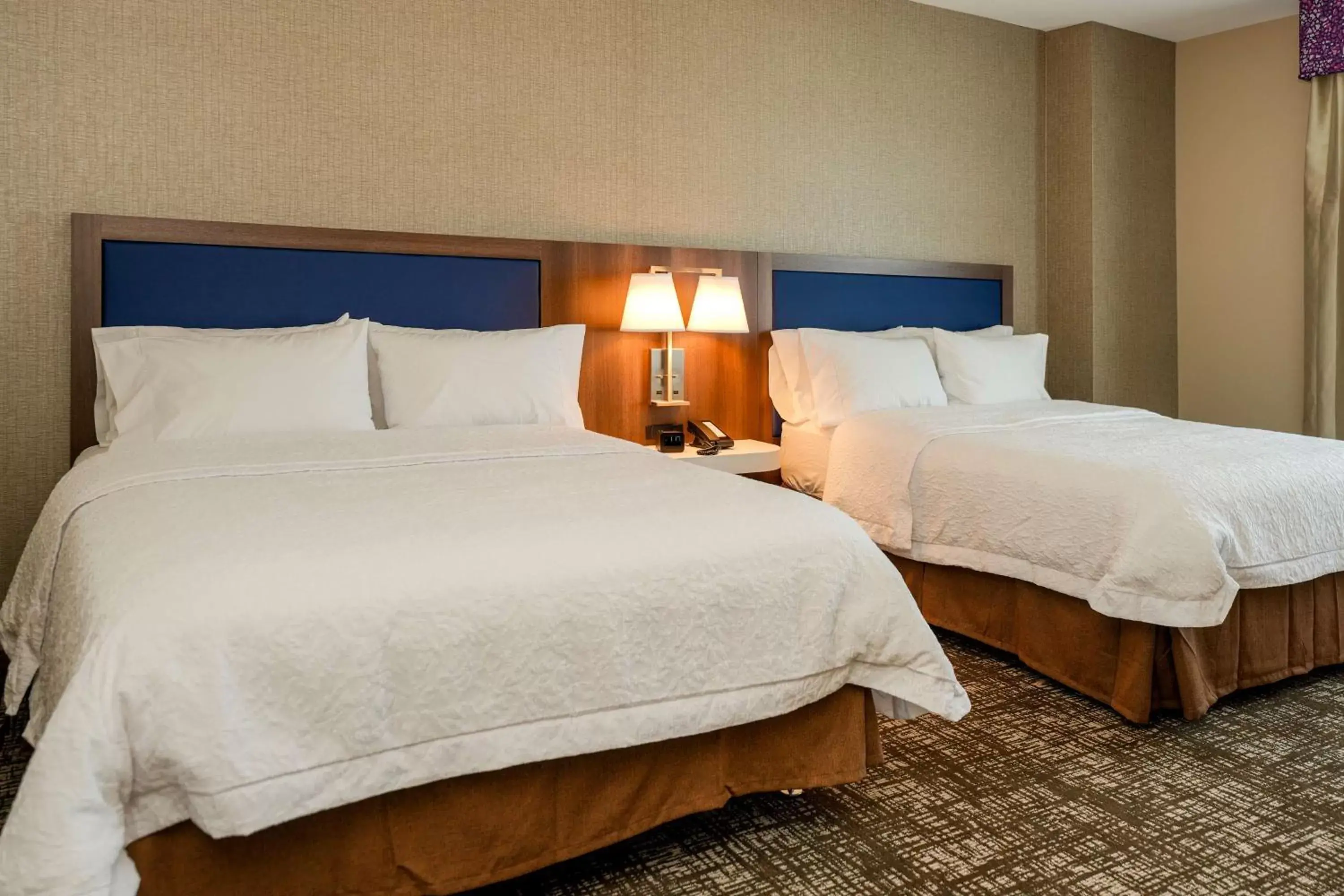 Bed in Hampton Inn & Suites Aurora South, Co