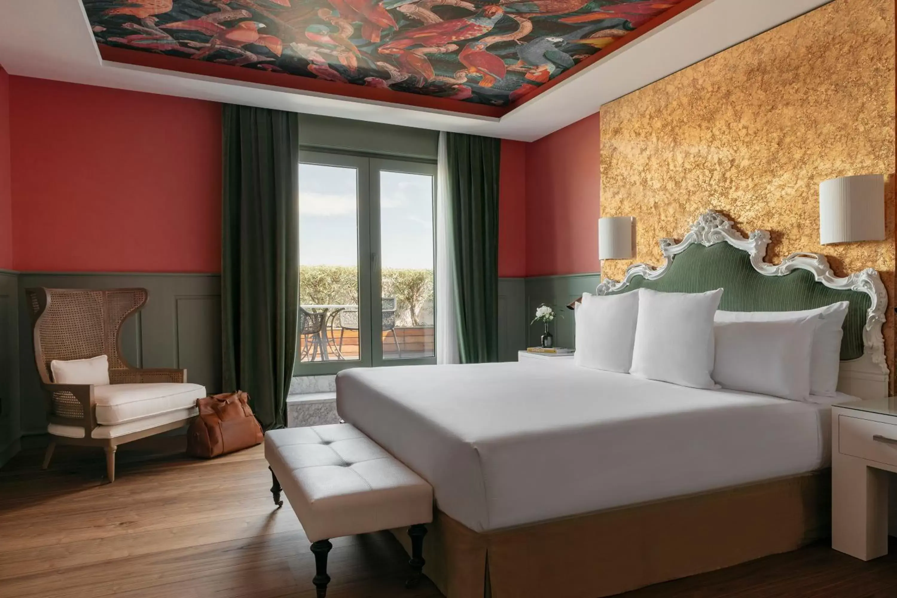 View (from property/room), Bed in Hotel Colón Gran Meliá - The Leading Hotels of the World