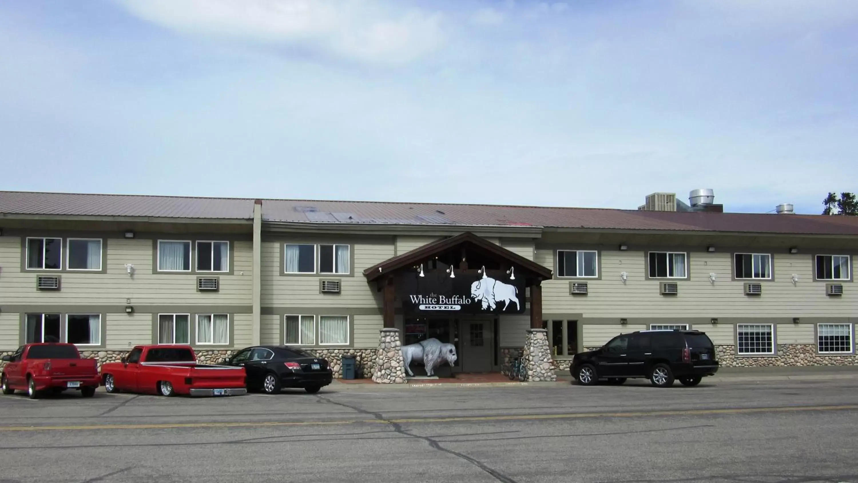 Facade/entrance, Property Building in White Buffalo Hotel