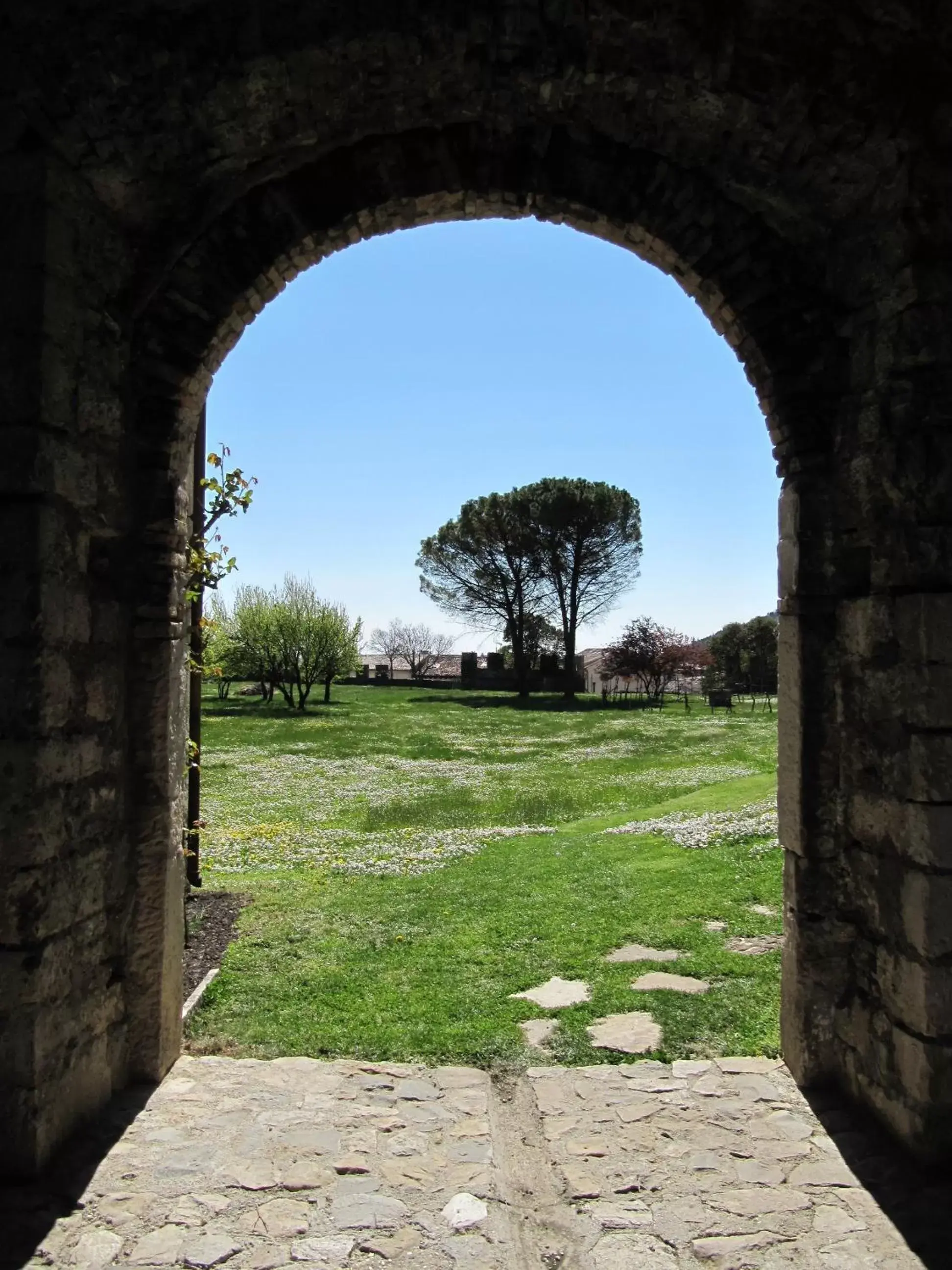 Garden view in Castrum di Serravalle