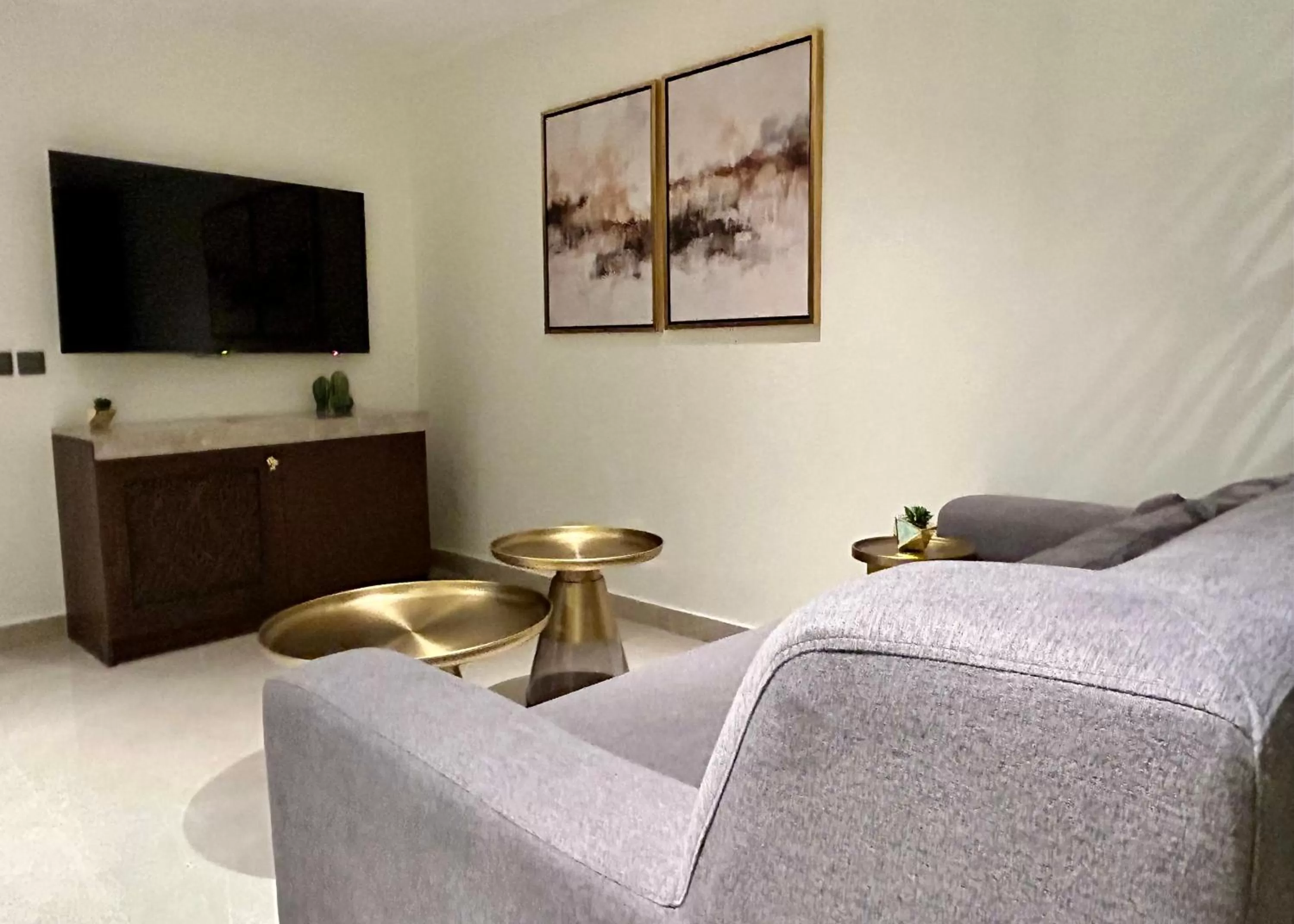 TV and multimedia in Tajreed Suites