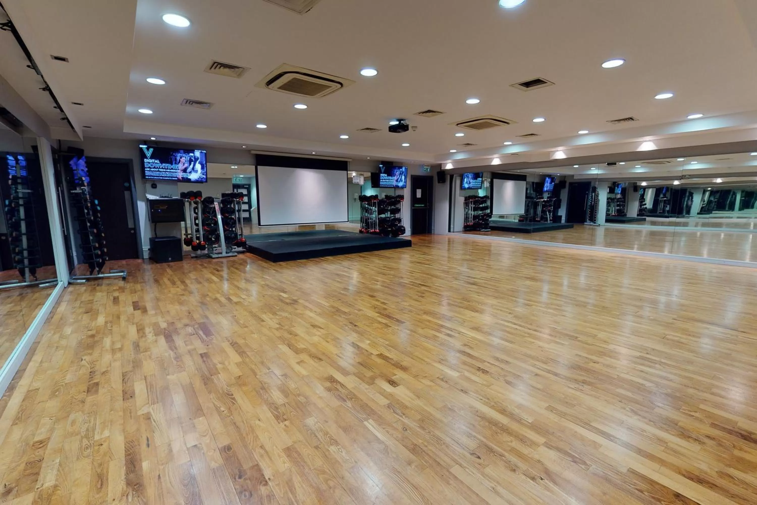 Fitness centre/facilities in Village Hotel Leeds South