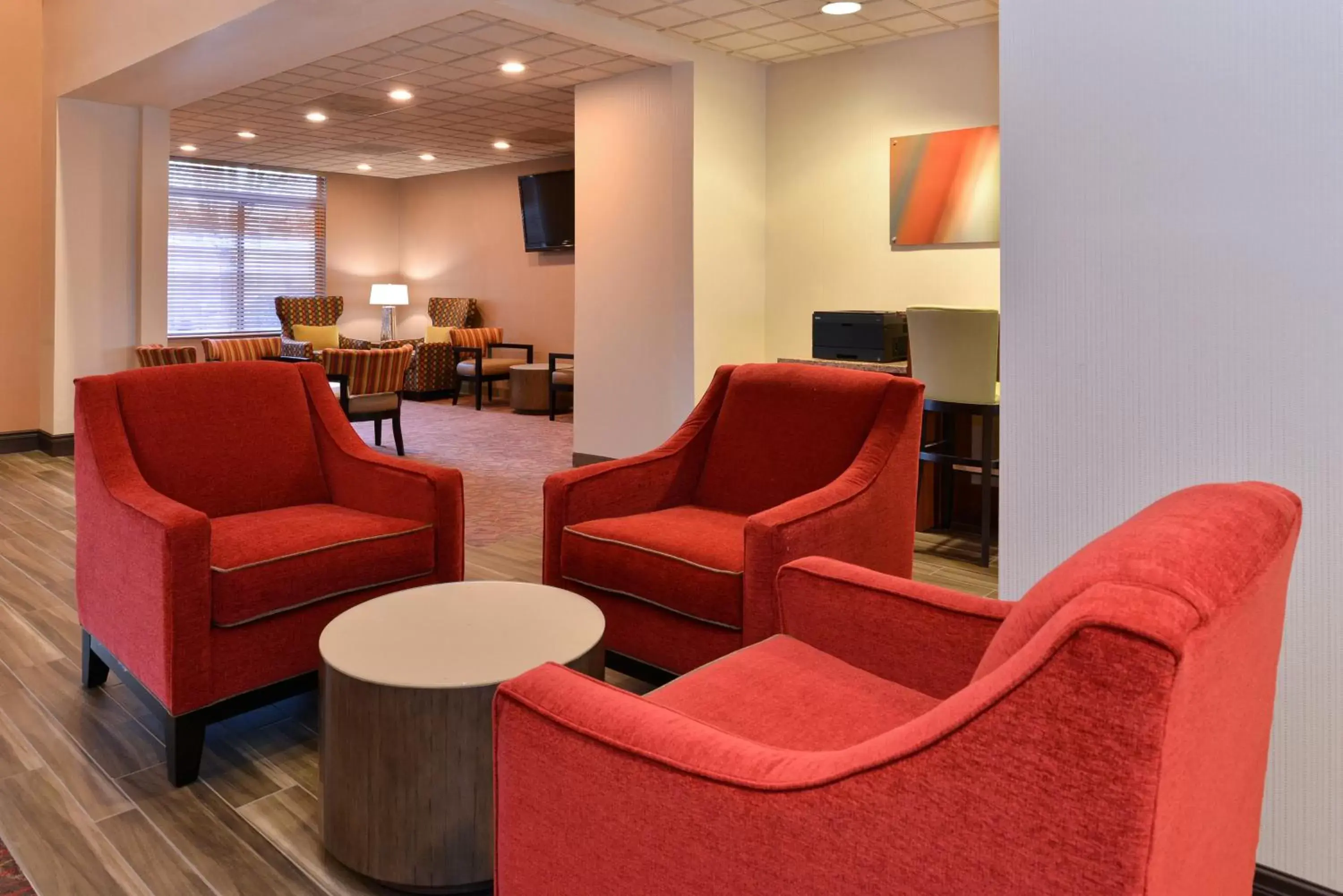 Property building, Seating Area in Holiday Inn Express Portland West/Hillsboro, an IHG Hotel