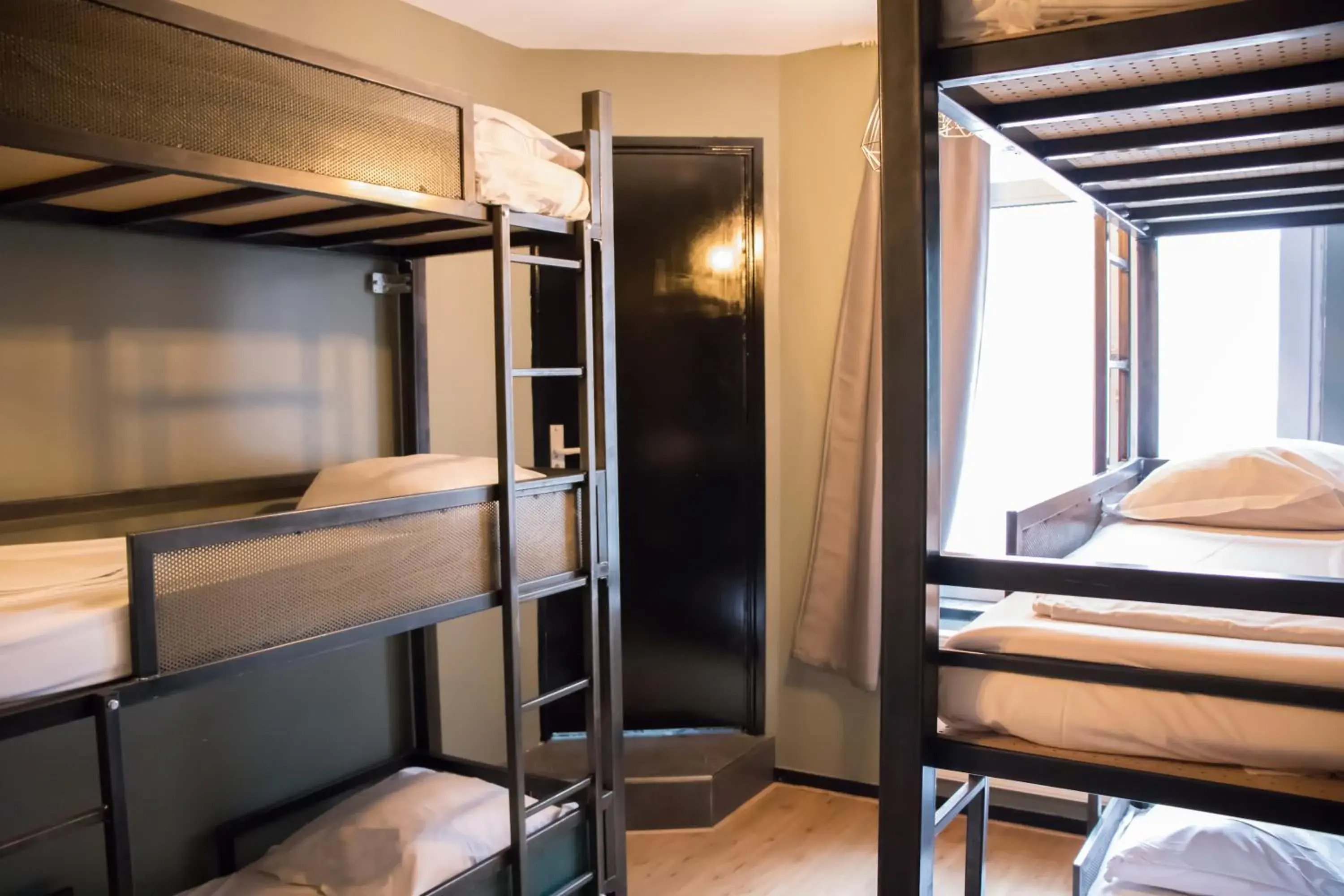 Bunk Bed in Amsterdam Hostel Sarphati