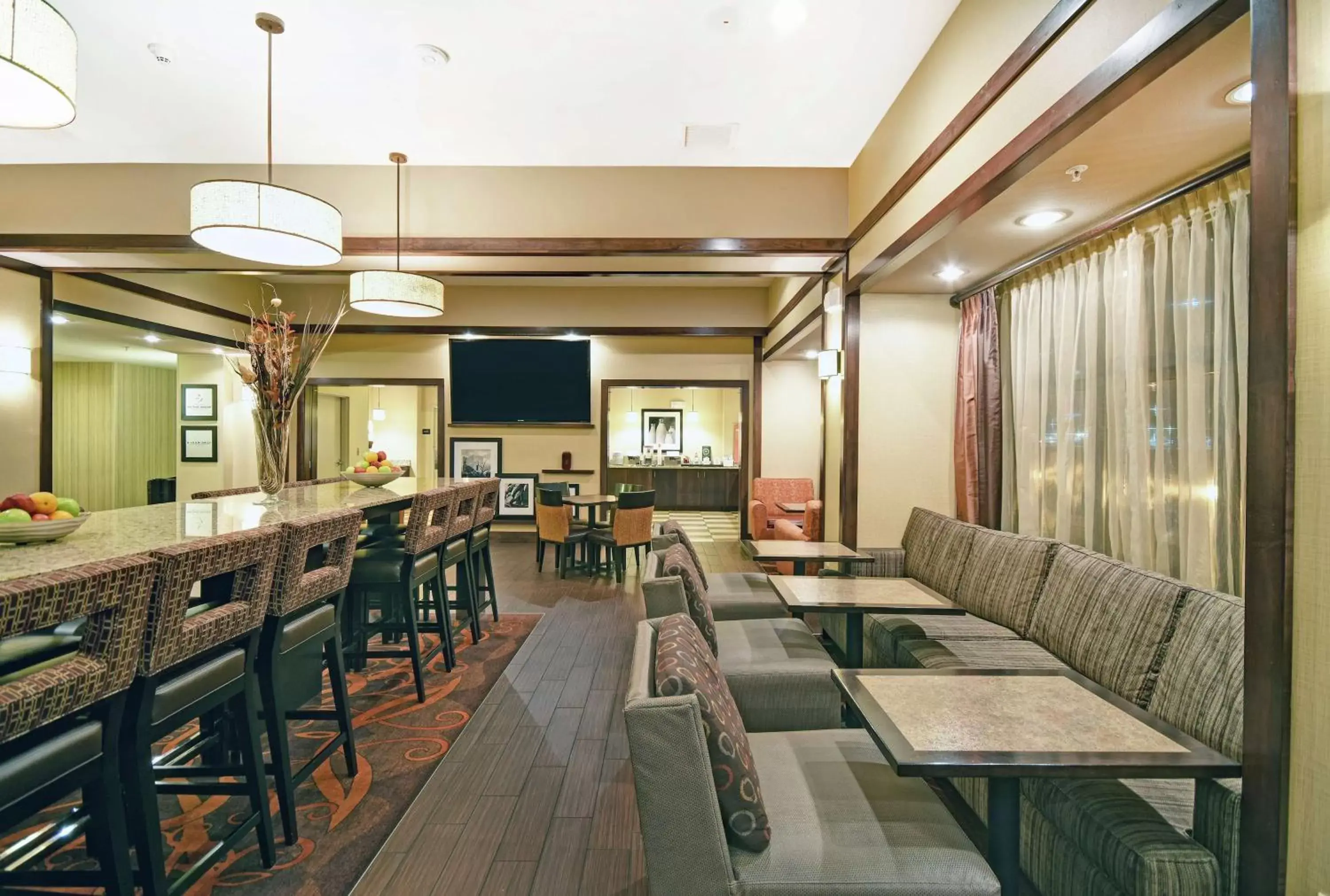 Restaurant/places to eat, Lounge/Bar in Hampton Inn Beloit