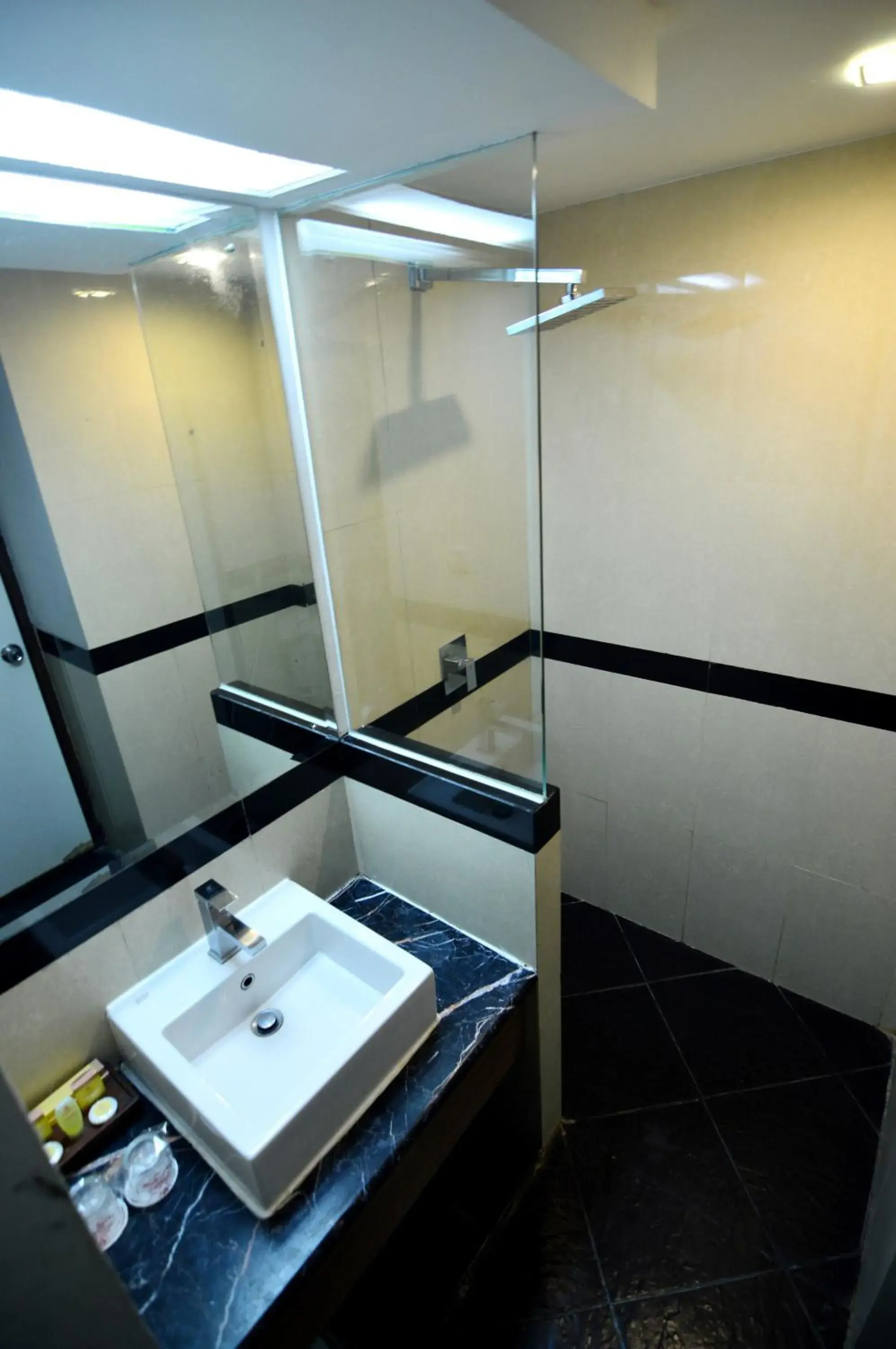 Shower, Bathroom in Abadi Hotel Malioboro Yogyakarta by Tritama Hospitality