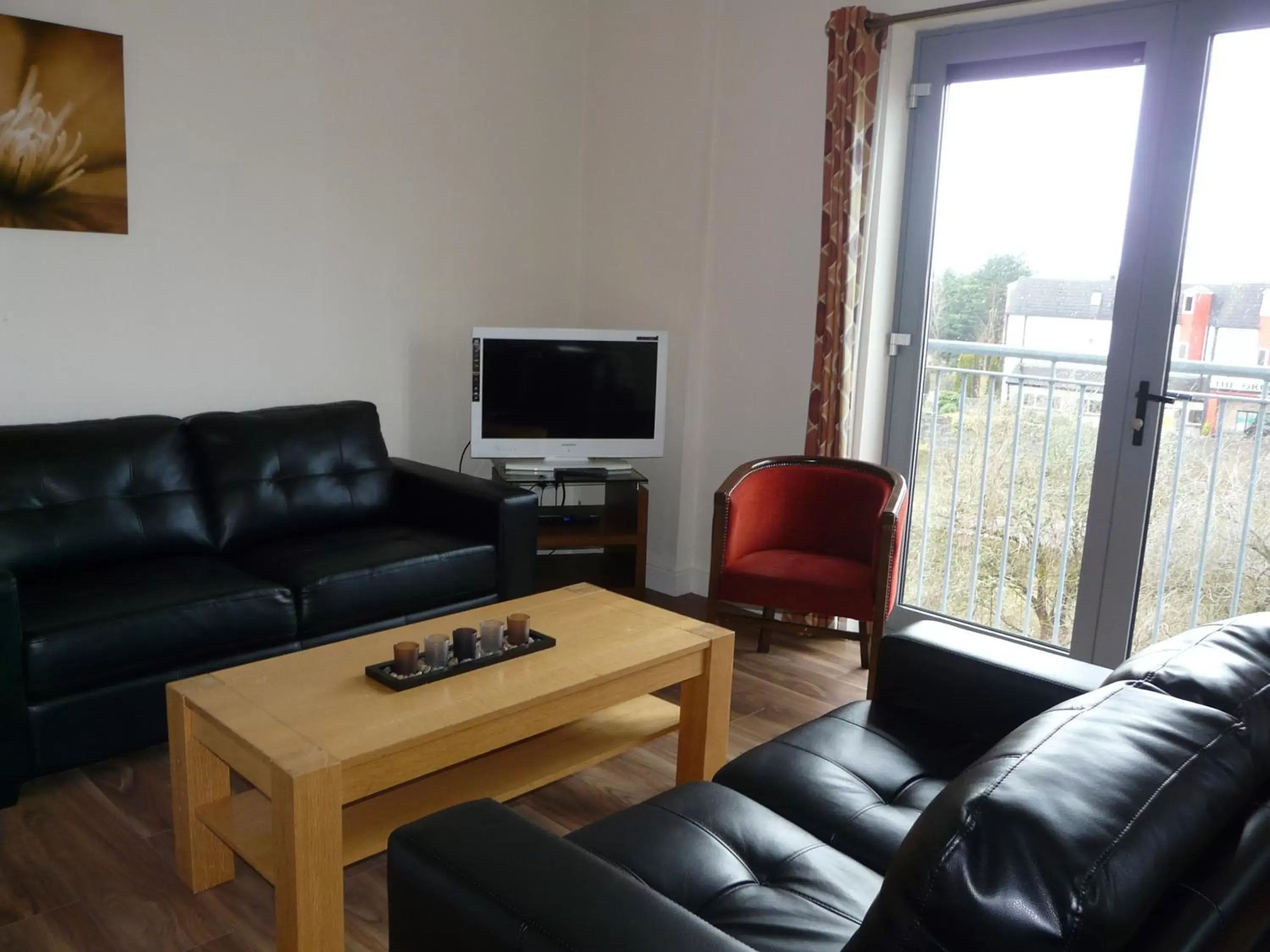 Seating Area in The Courtyard Apartments