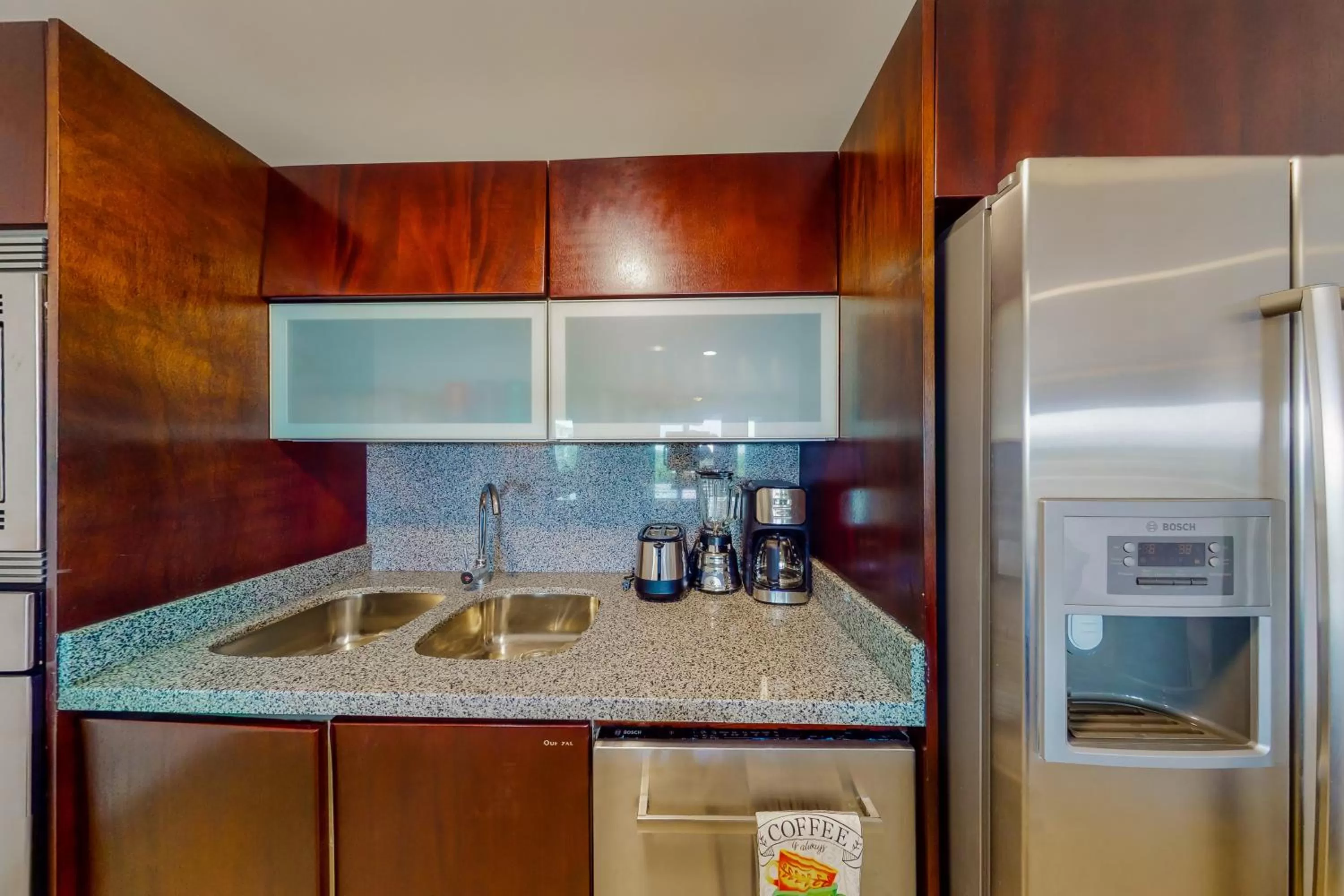 Kitchen/Kitchenette in Hakuna Matata 725N at Mareazul Beachfront