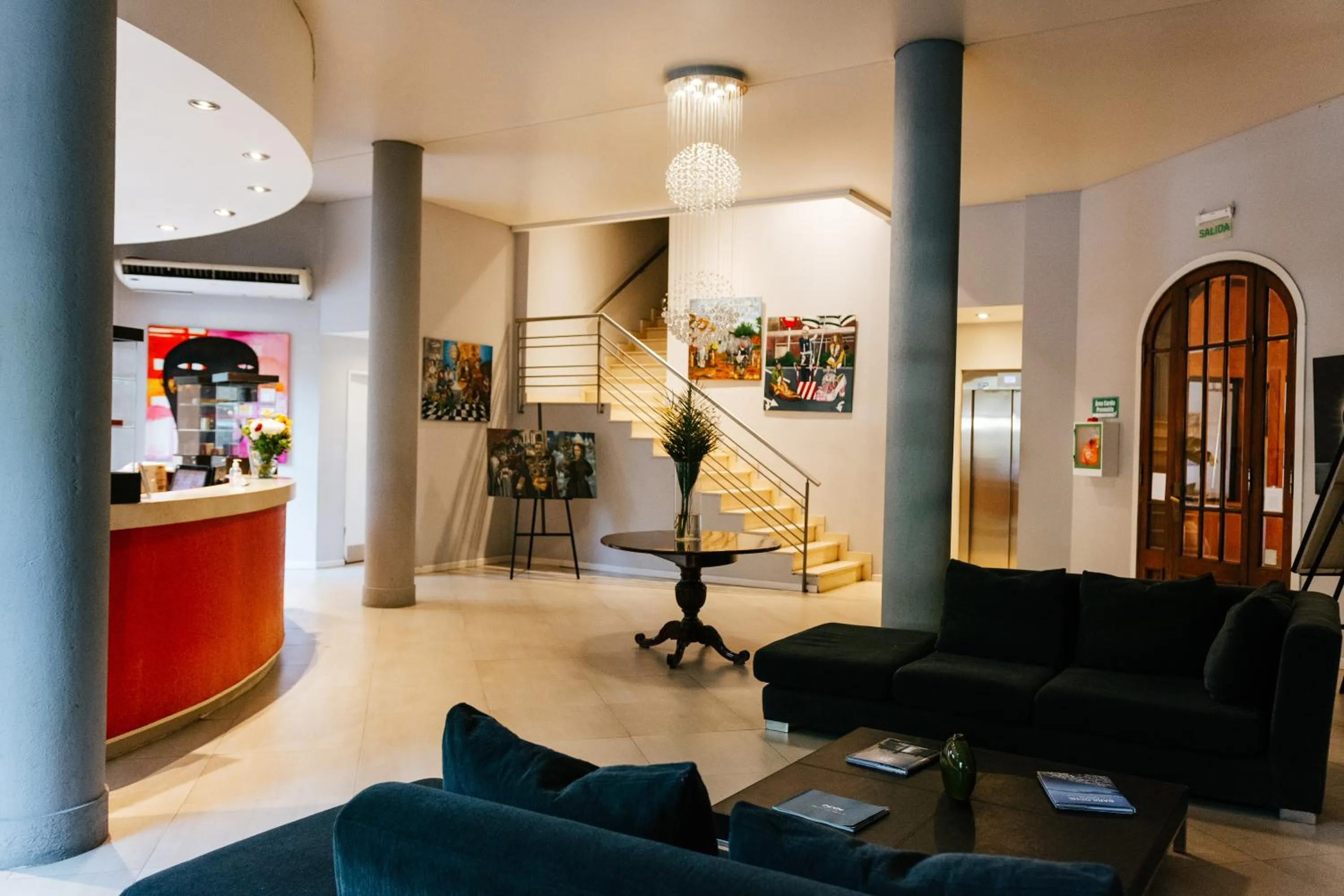 Lobby or reception in Hotel Plaza Central Canning