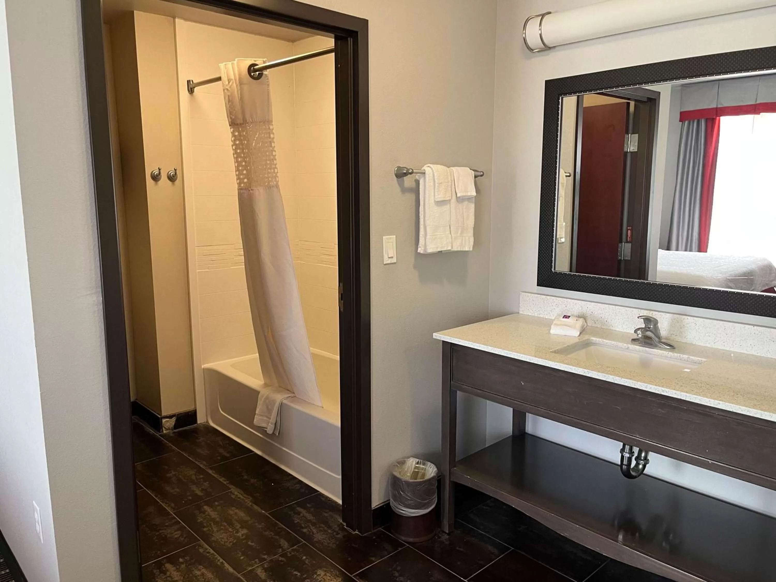Bathroom in Studio 6 Suites Pearsall, TX
