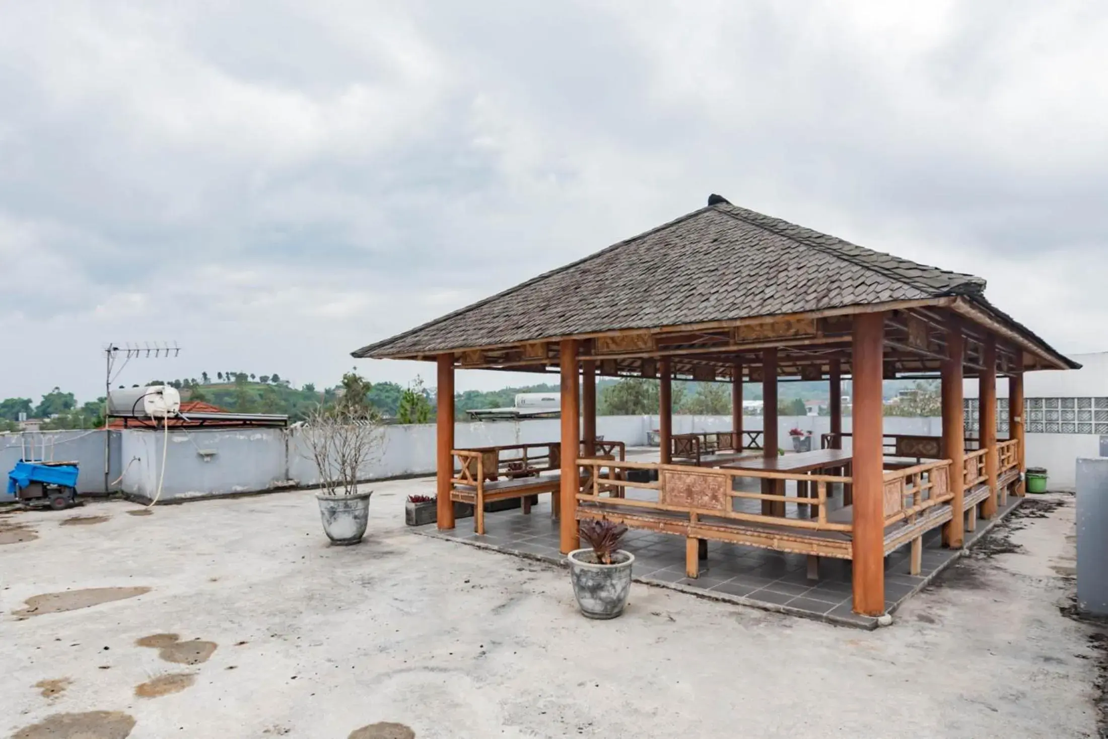 Balcony/Terrace in RedDoorz near Lembang Park & Zoo 2
