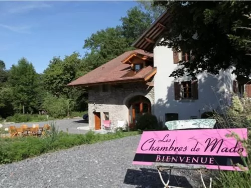 Property building in Chambres d'hôtes-Les Chambres de Mado