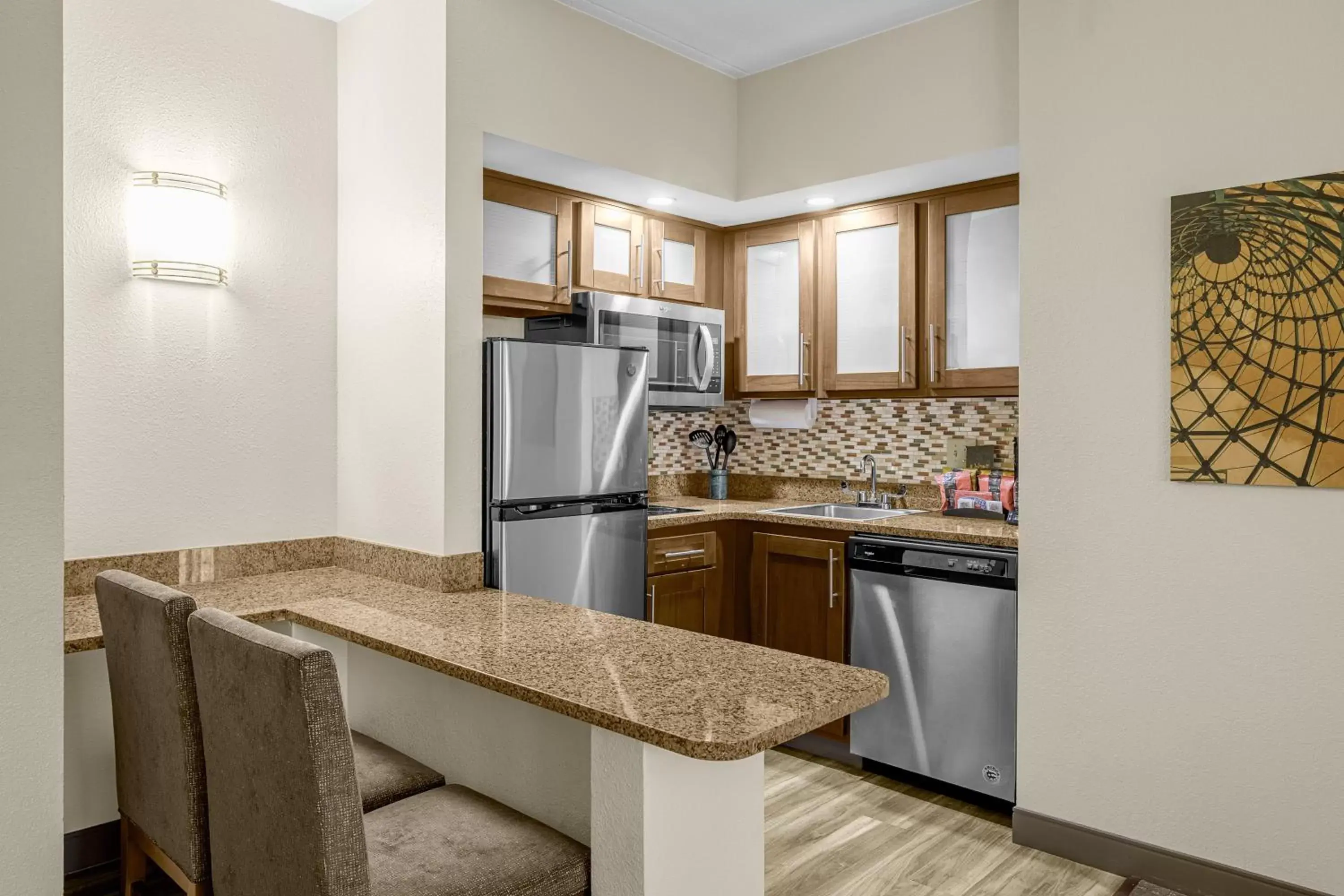 Photo of the whole room, Kitchen/Kitchenette in Staybridge Suites Chattanooga-Hamilton Place, an IHG Hotel
