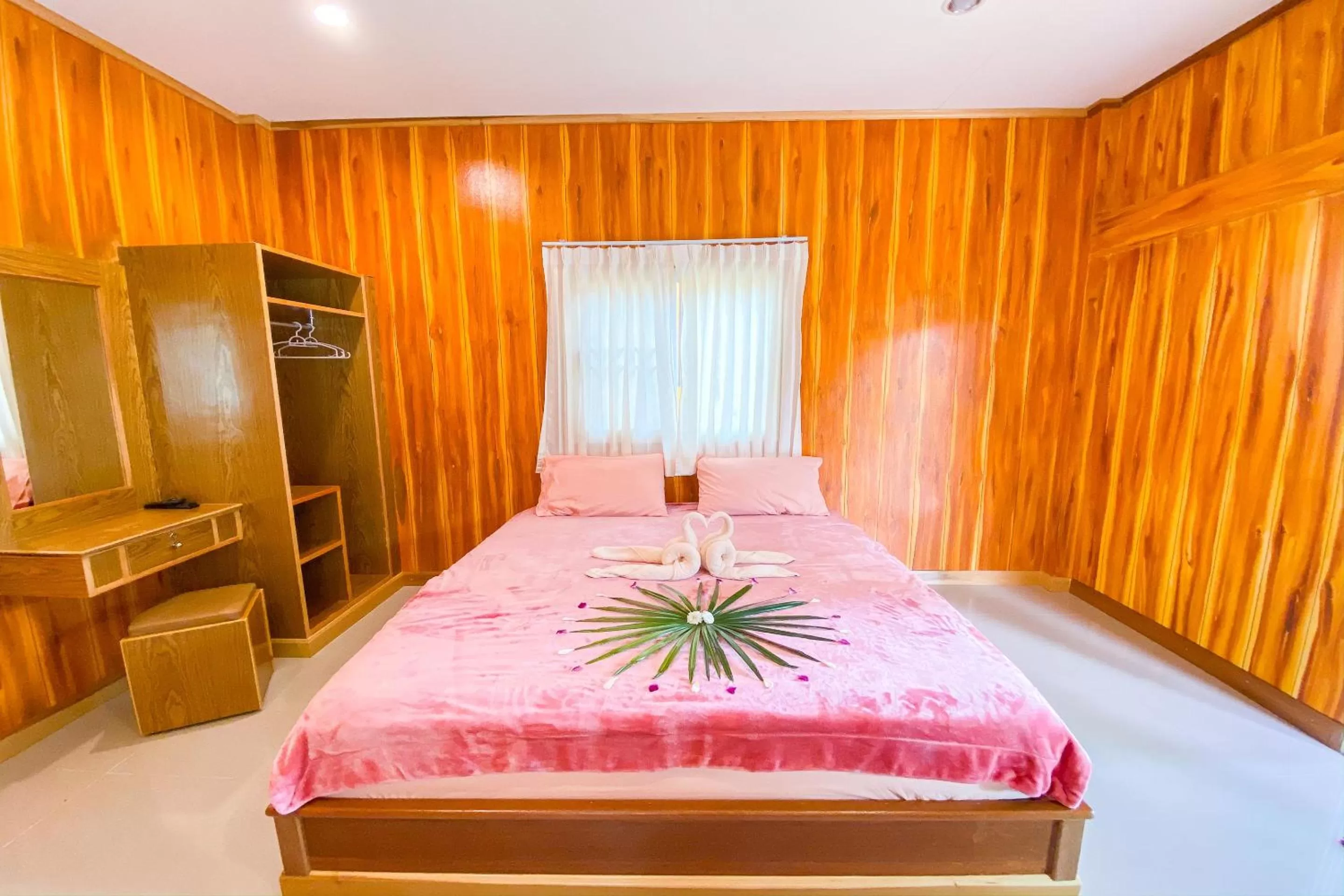Bed in Koh Kood Far East Resort