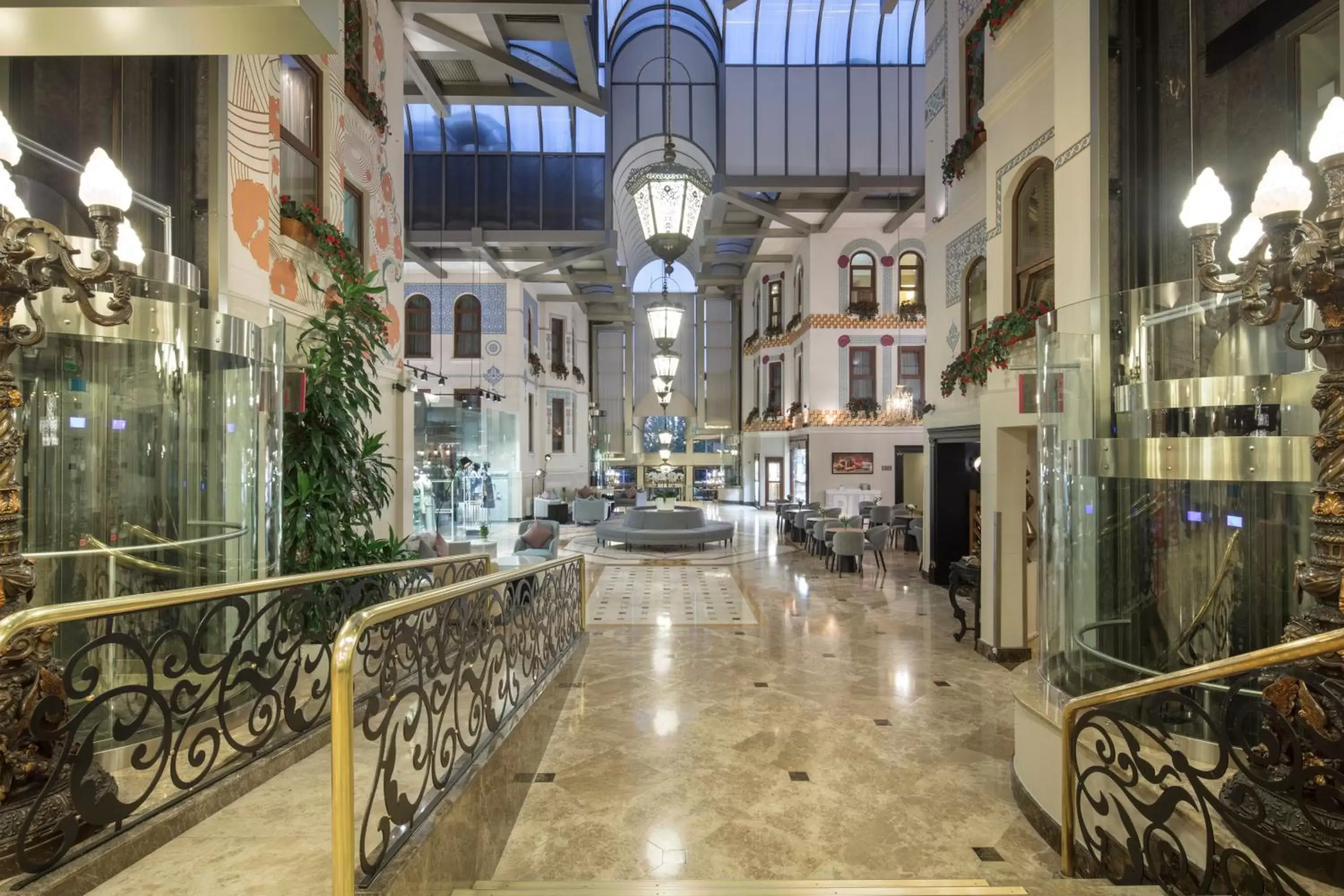 Lobby or reception in Crowne Plaza Istanbul - Old City by IHG Lobby or reception in Crowne Plaza Istanbul - Old City by IHG