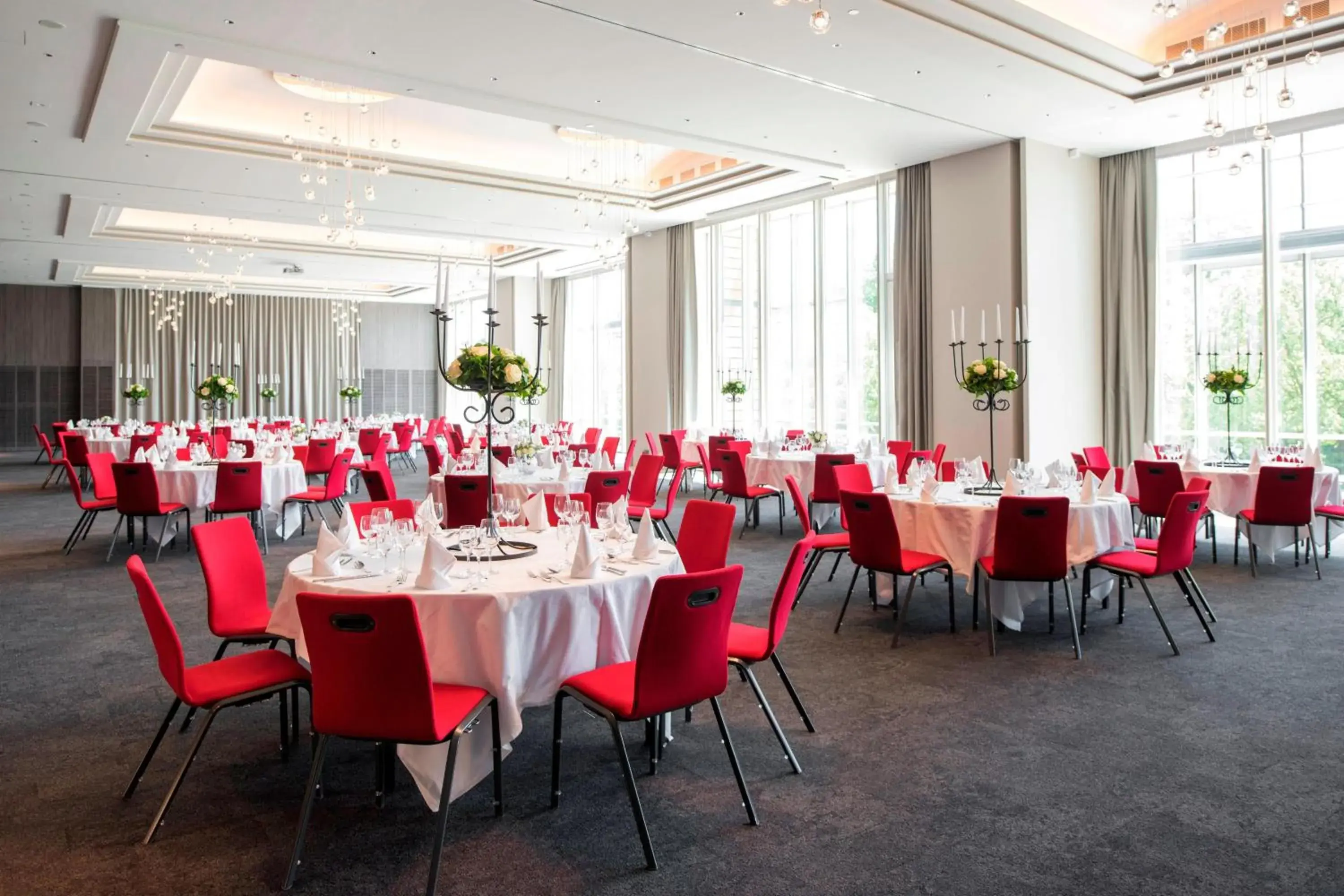 Meeting/conference room, Restaurant/Places to Eat in Lyon Marriott Hotel Cité Internationale