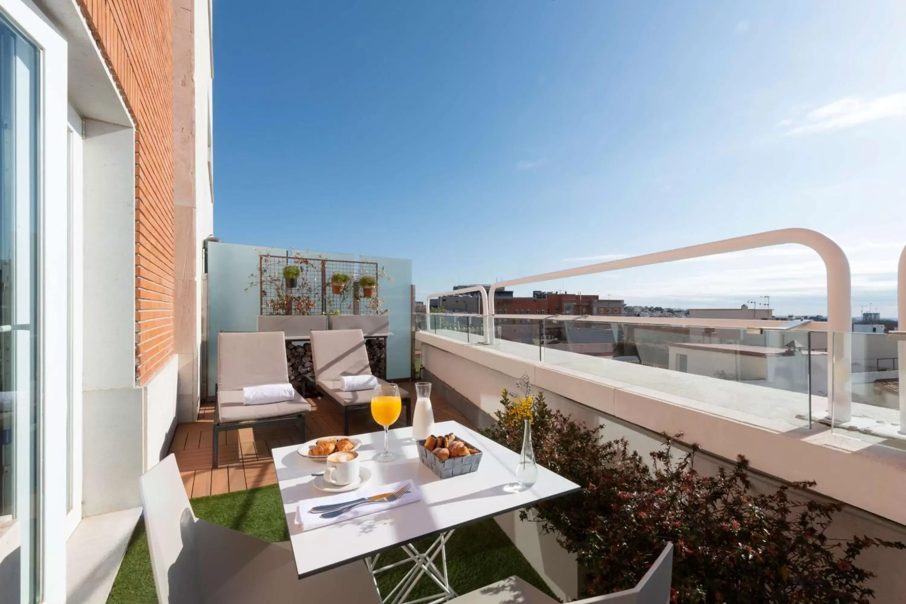 Balcony/Terrace in NH Collection Madrid Suecia
