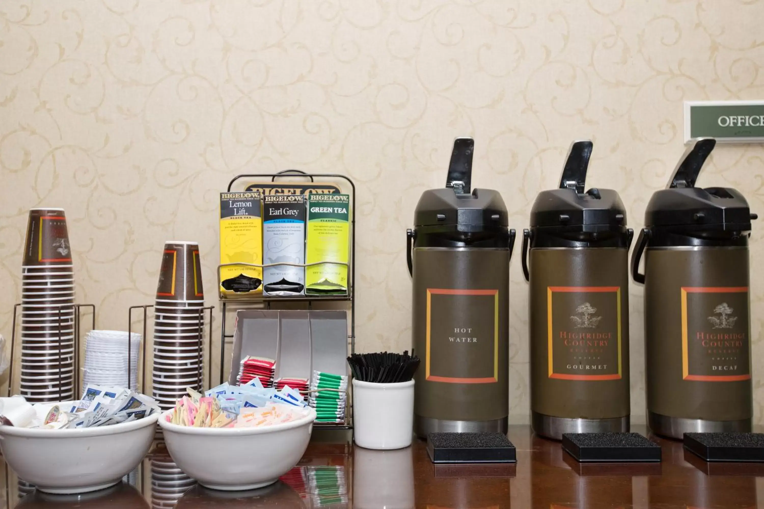 Coffee/tea facilities in Country Inn & Suites by Radisson, Goodlettsville, TN