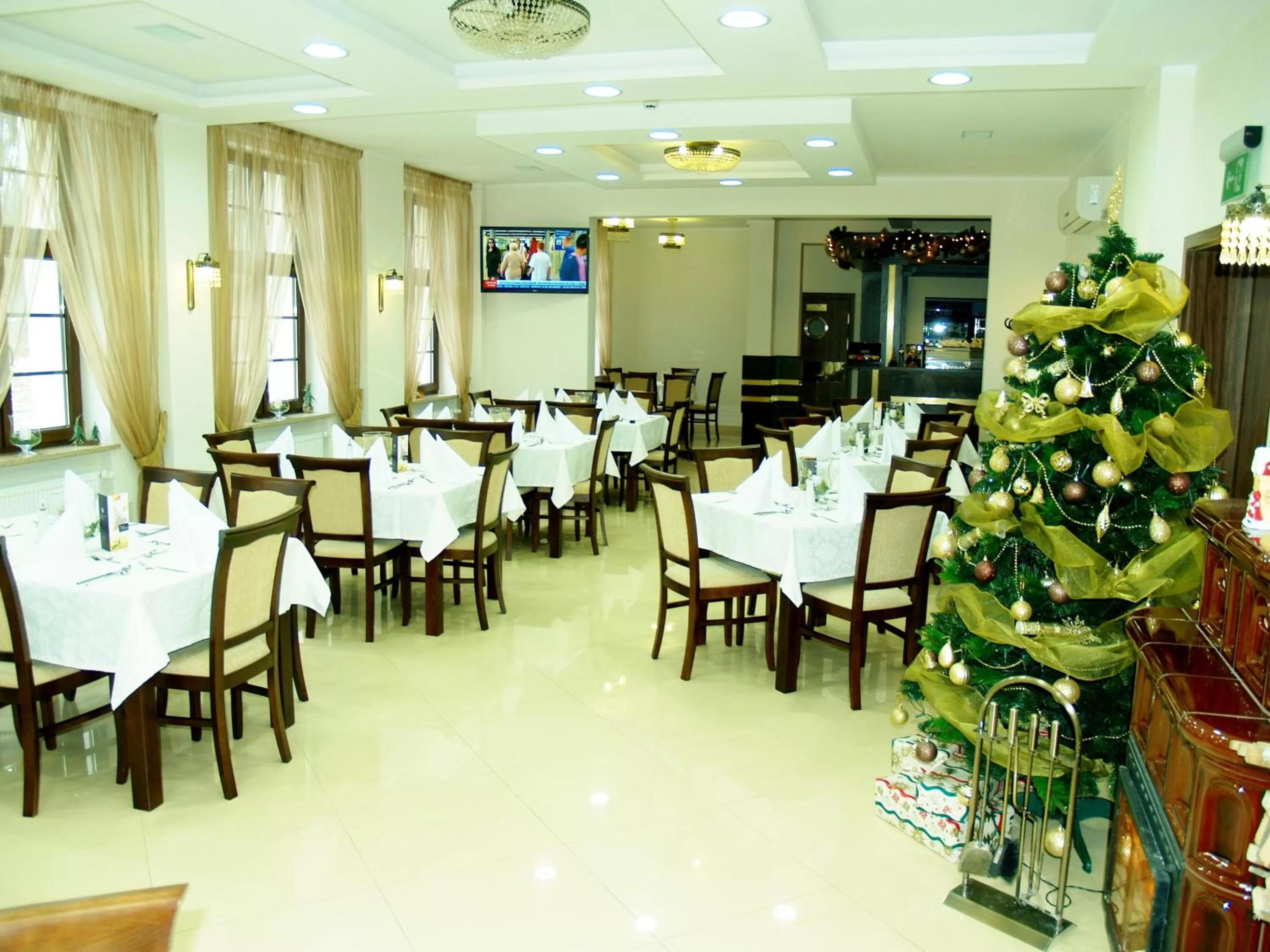 Restaurant/places to eat in Hotel Świętoborzec