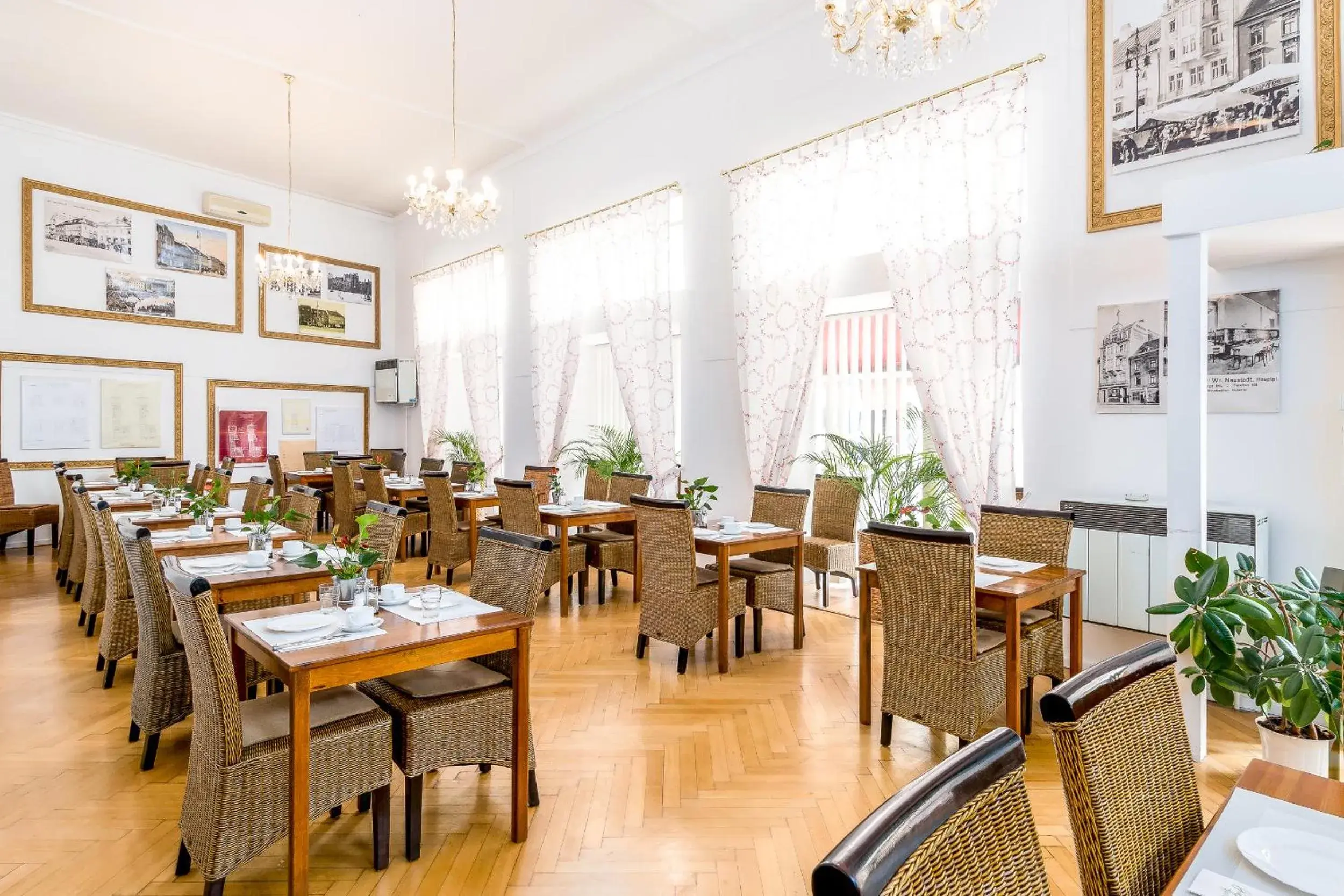 Breakfast, Restaurant/Places to Eat in Hotel Zentral