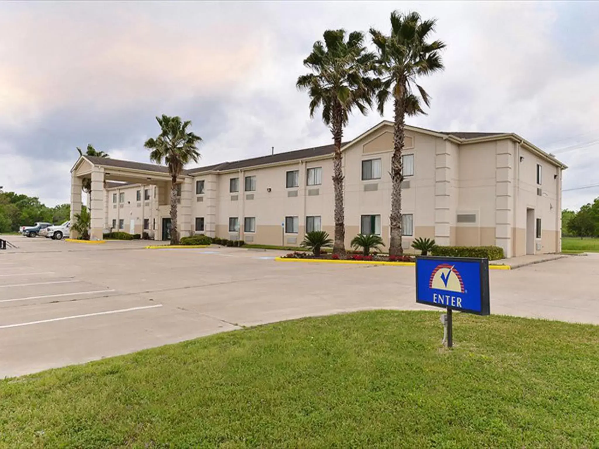 Facade/entrance, Property Building in Americas Best Value Inn Somerville Texas