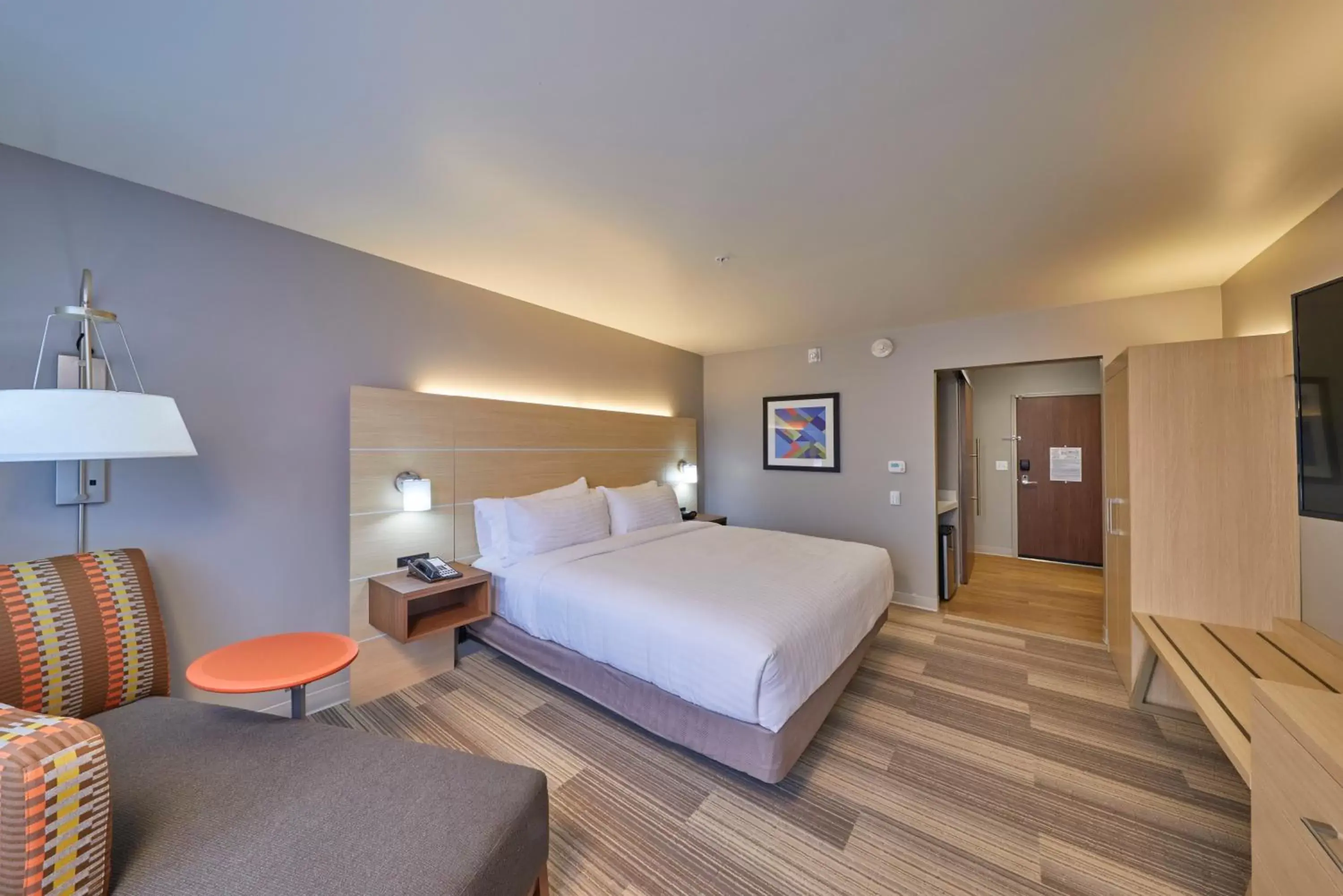 Bedroom, Bed in Holiday Inn Express & Suites - Hermiston Downtown, an IHG Hotel