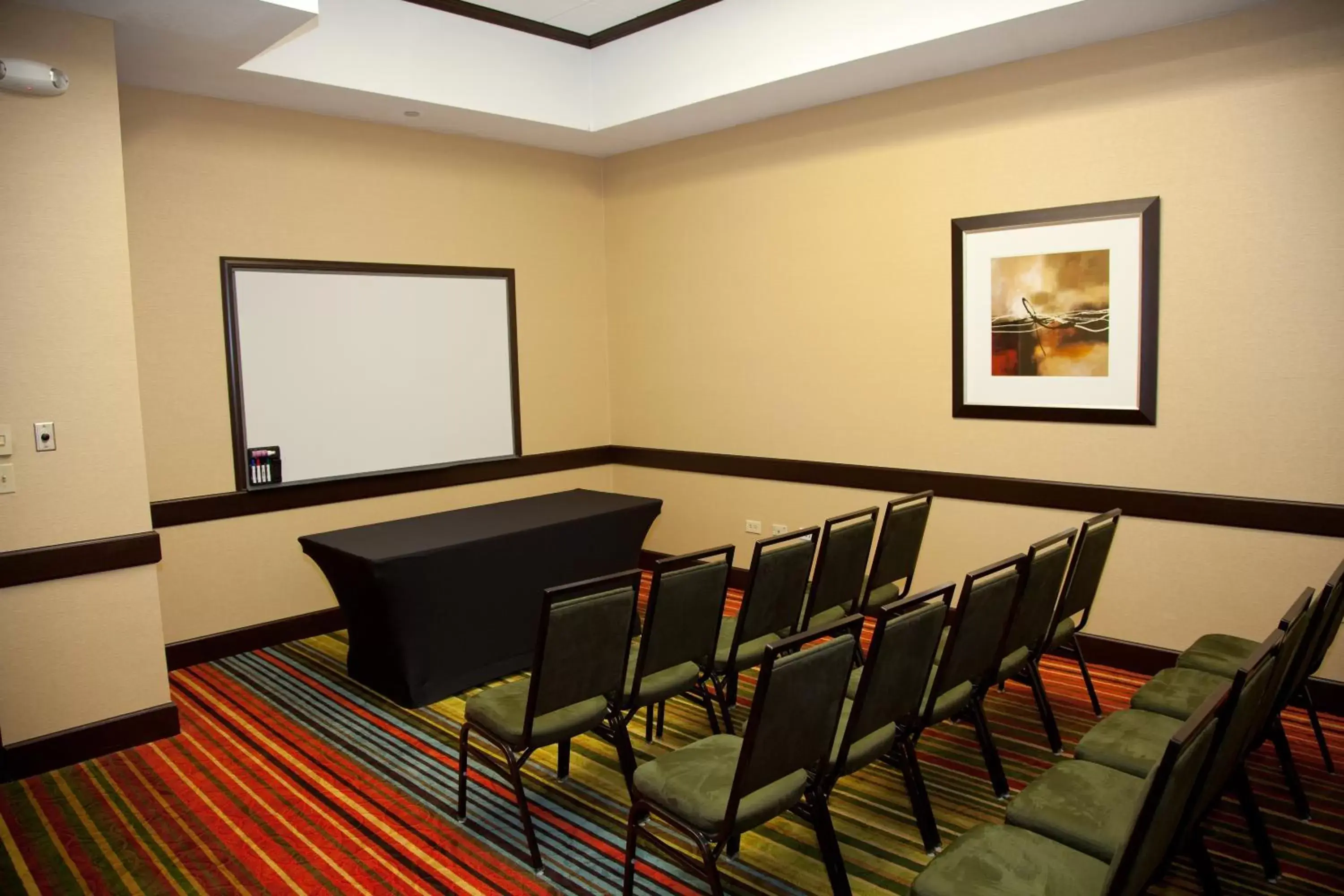 Meeting/conference room in Holiday Inn Hotel & Suites Chicago Northwest - Elgin, an IHG Hotel