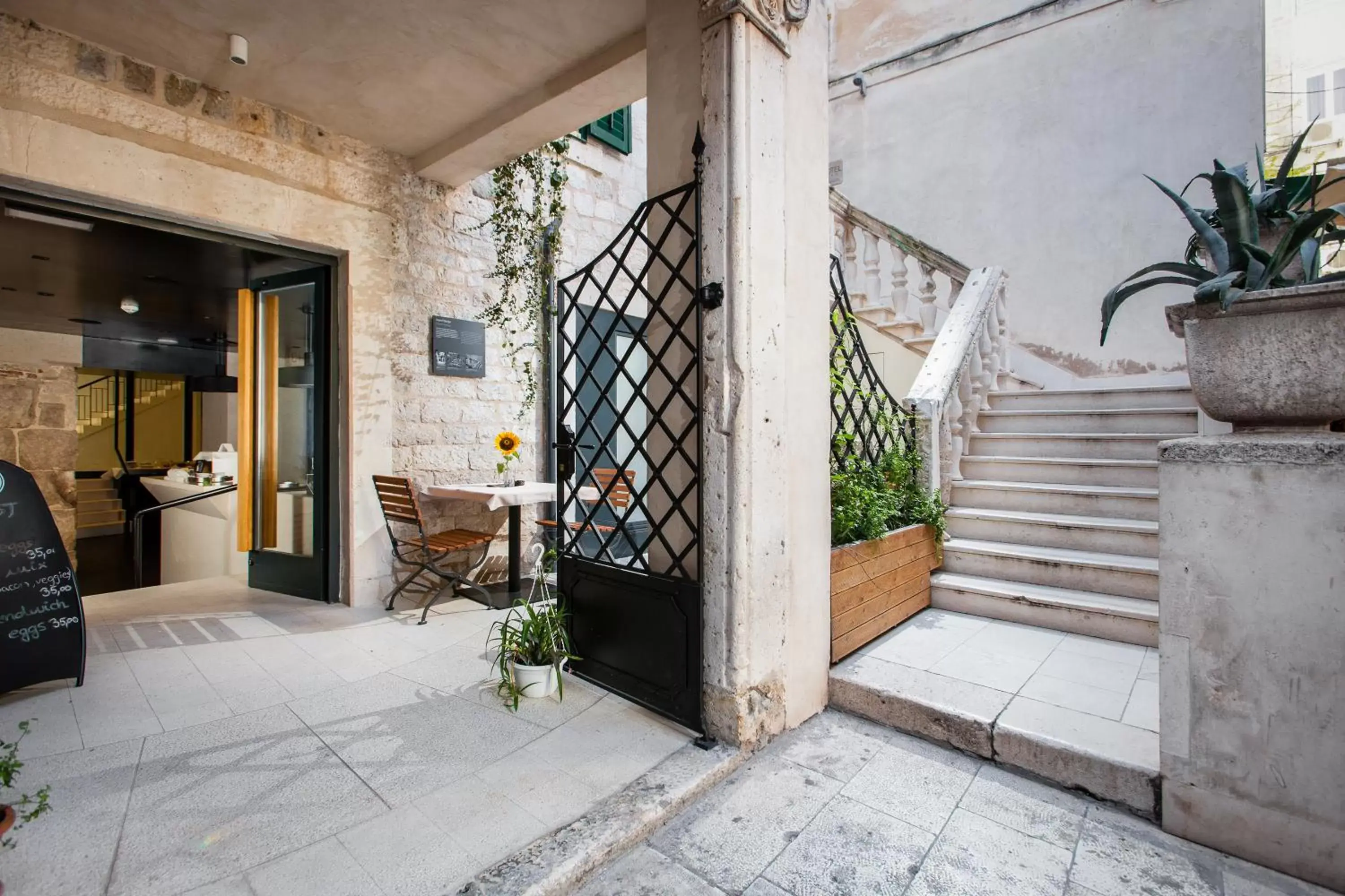 Patio in Slavija Culture Heritage Hotel