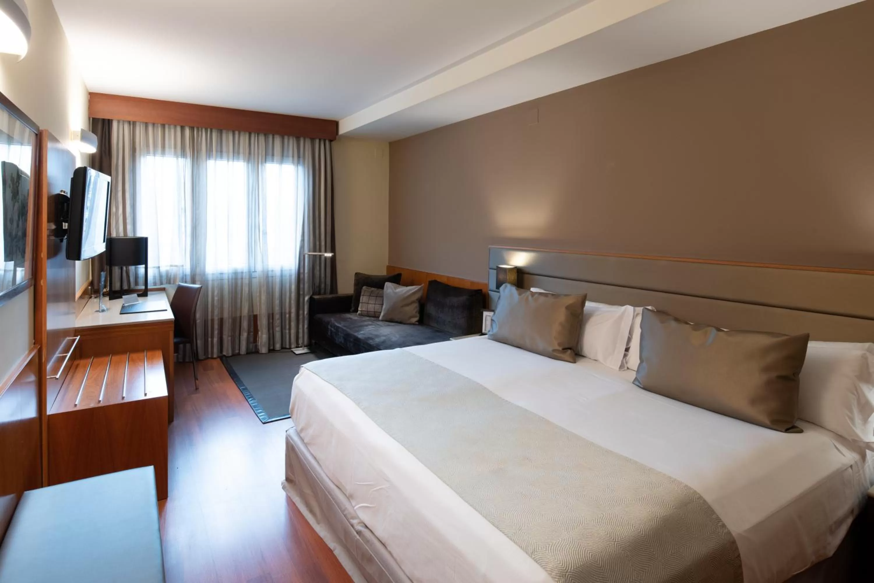 Decorative detail, Bed in Catalonia Diagonal Centro