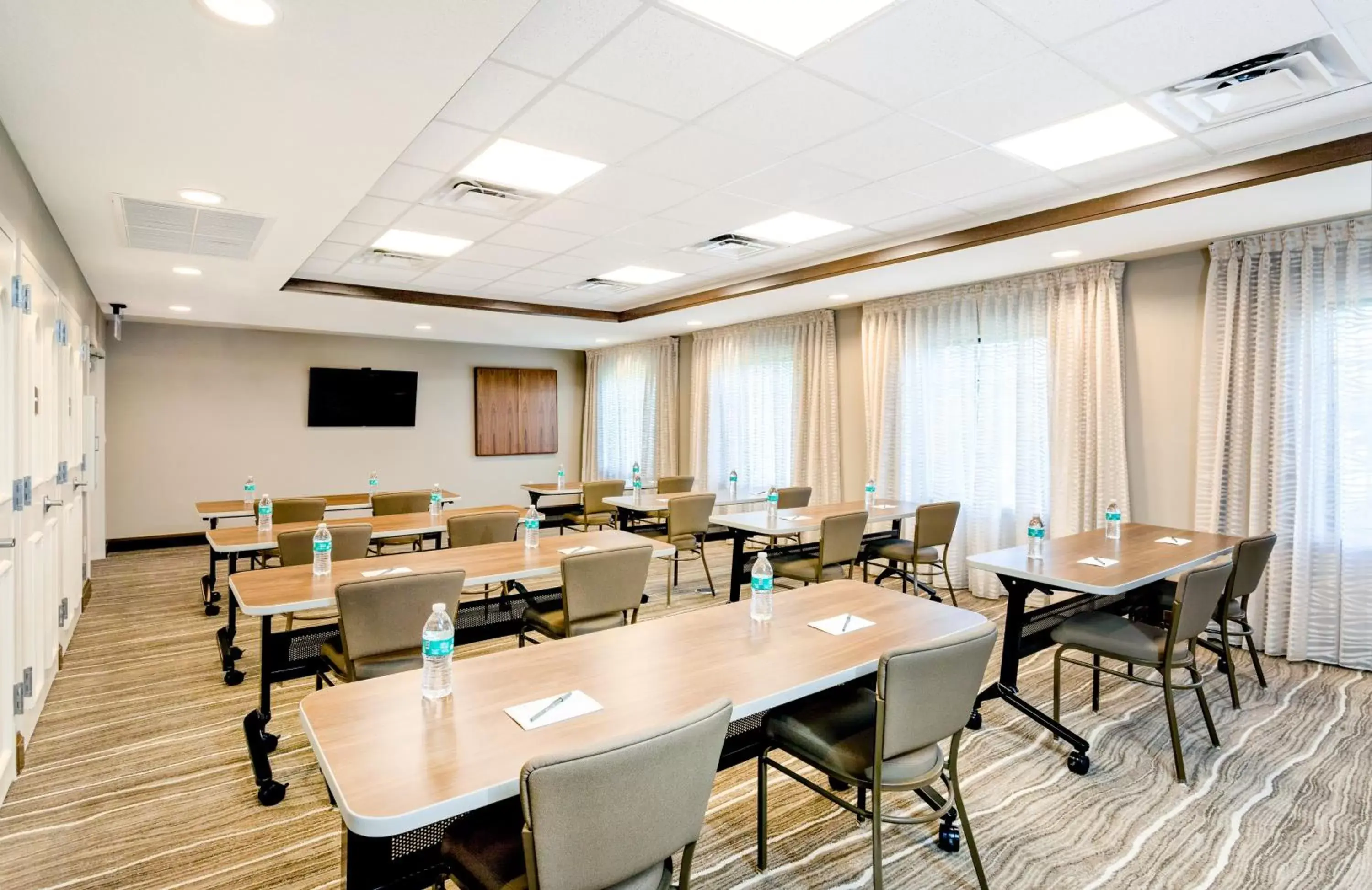 Meeting/conference room in Staybridge Suites - Fort Lauderdale Airport - West, an IHG Hotel