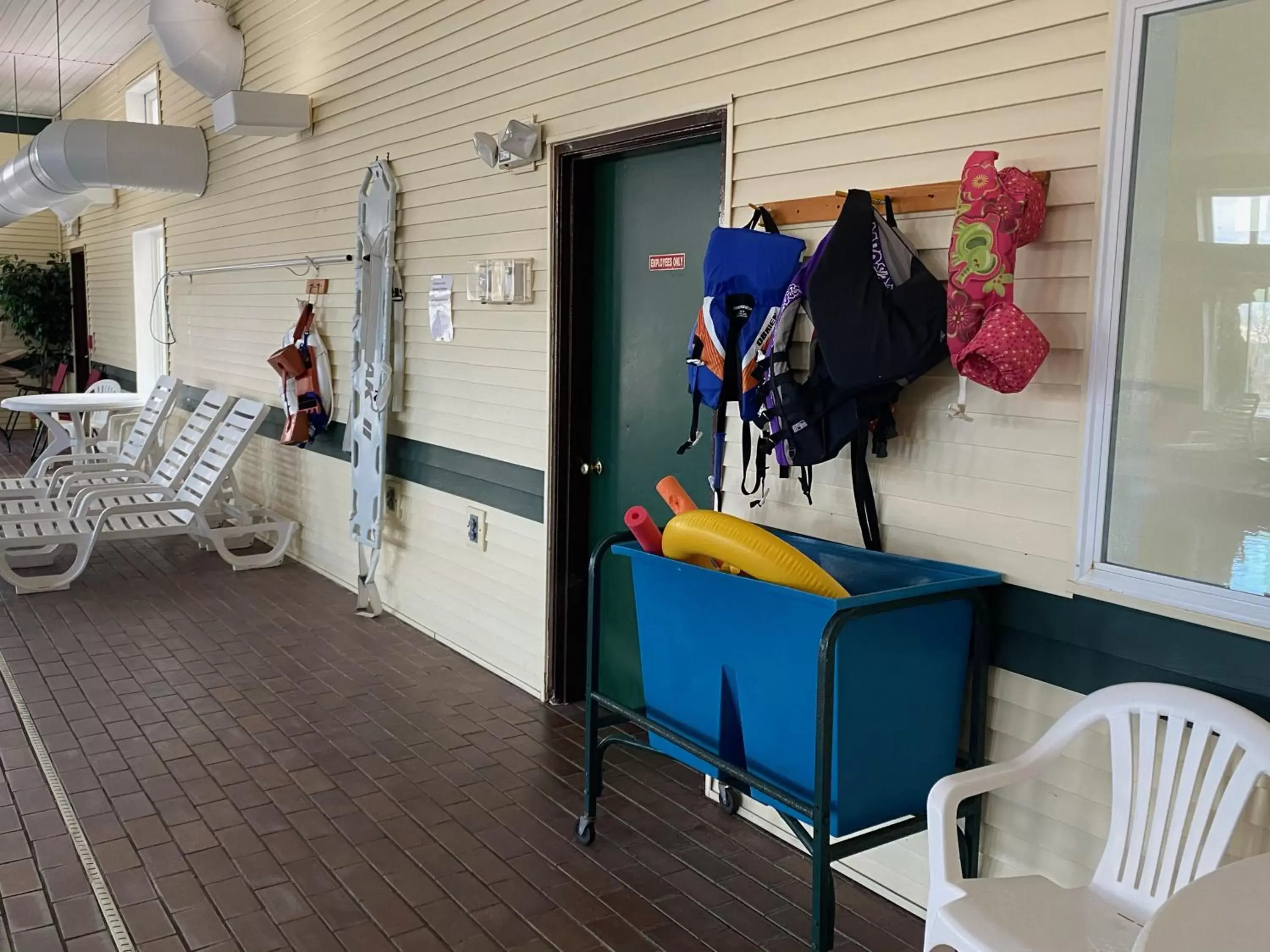 Swimming pool in Hometown Inn Indian River Swimming pool in Hometown Inn Indian River