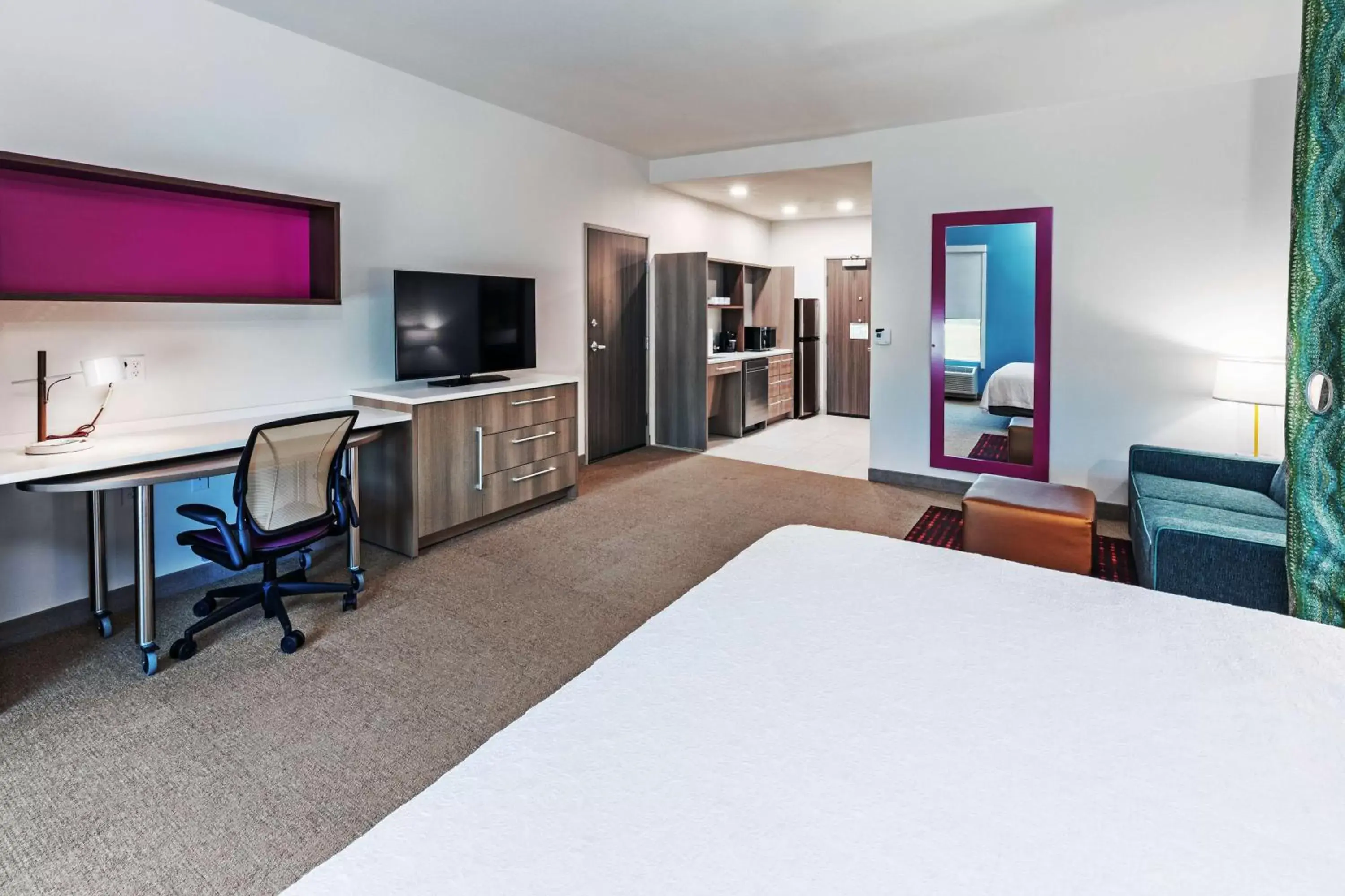 Bedroom, TV/Entertainment Center in Home2 Suites by Hilton Weatherford