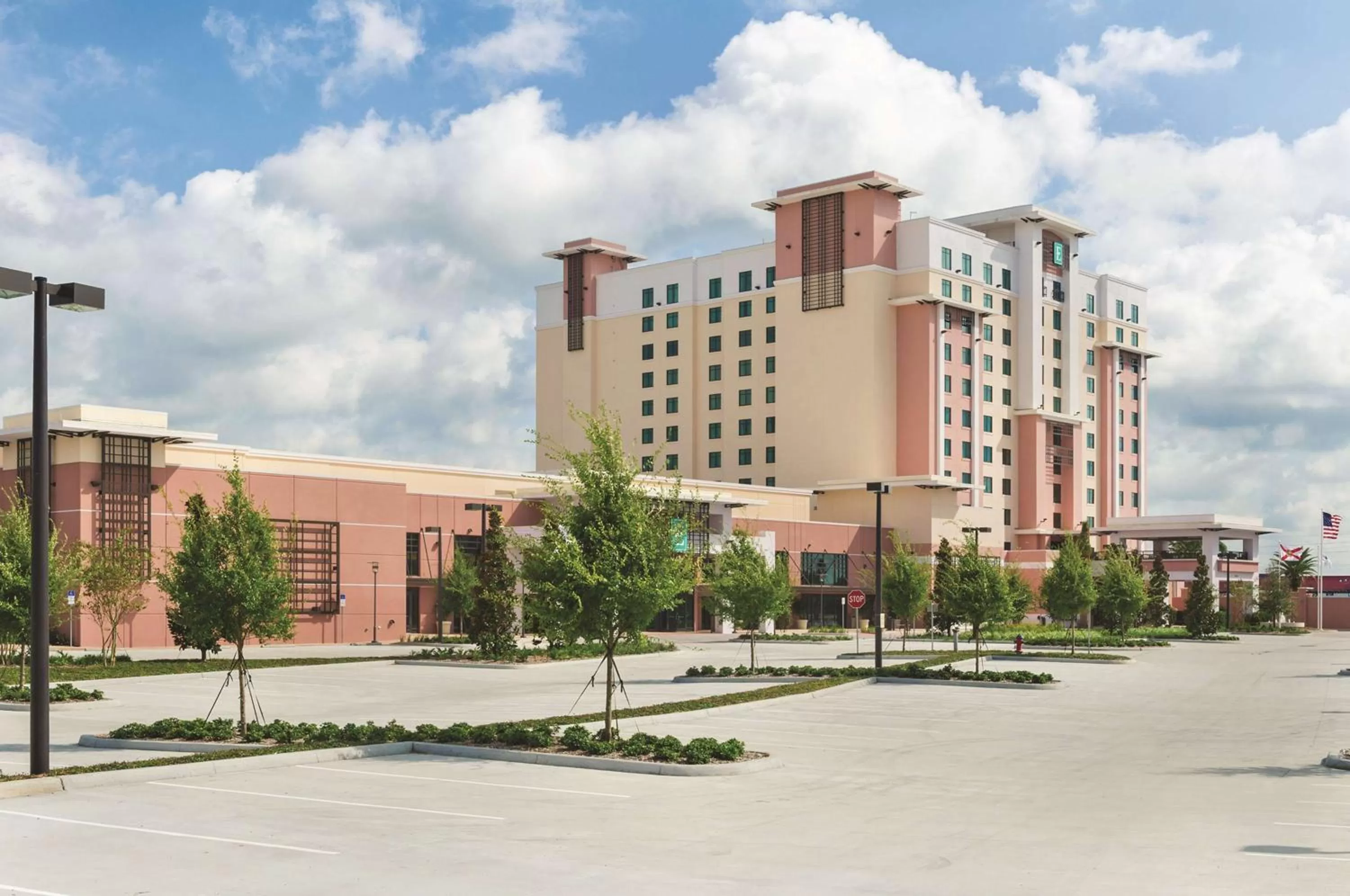 Property building in Embassy Suites by Hilton Orlando Lake Buena Vista South