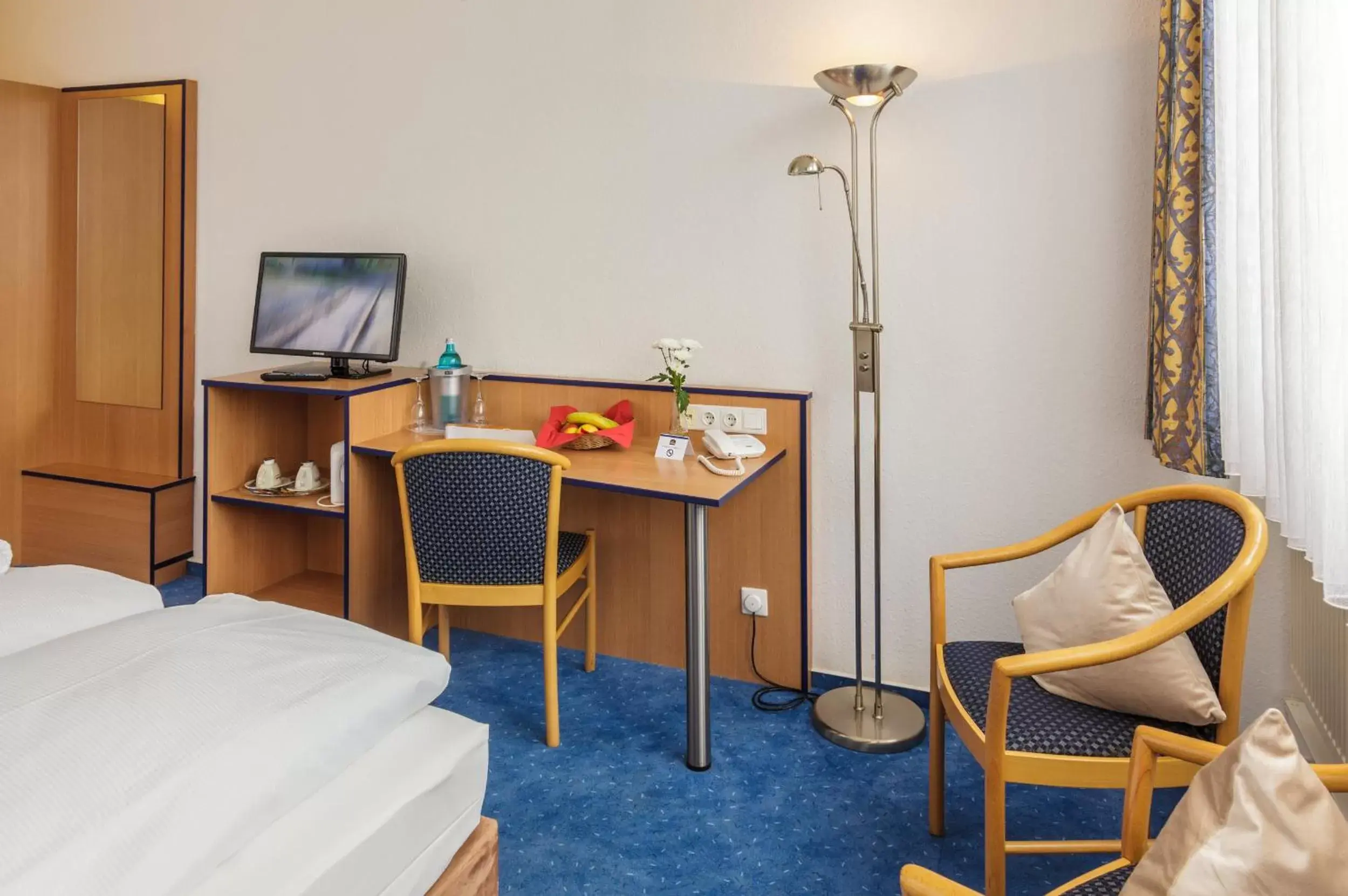 Photo of the whole room, Bed in Best Western Comfort Business Hotel Düsseldorf-Neuss