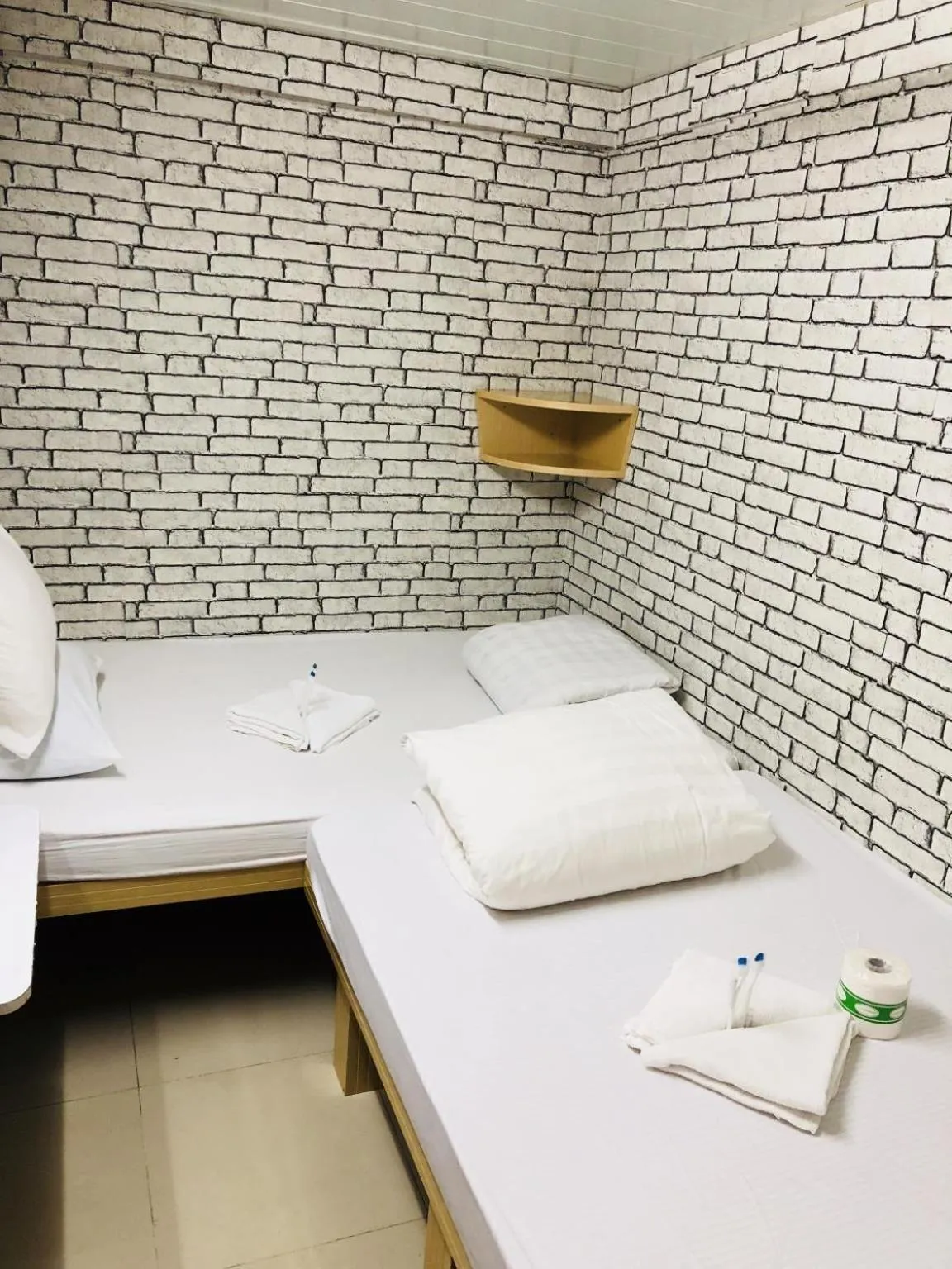 cot, Bed in Premium Lounge