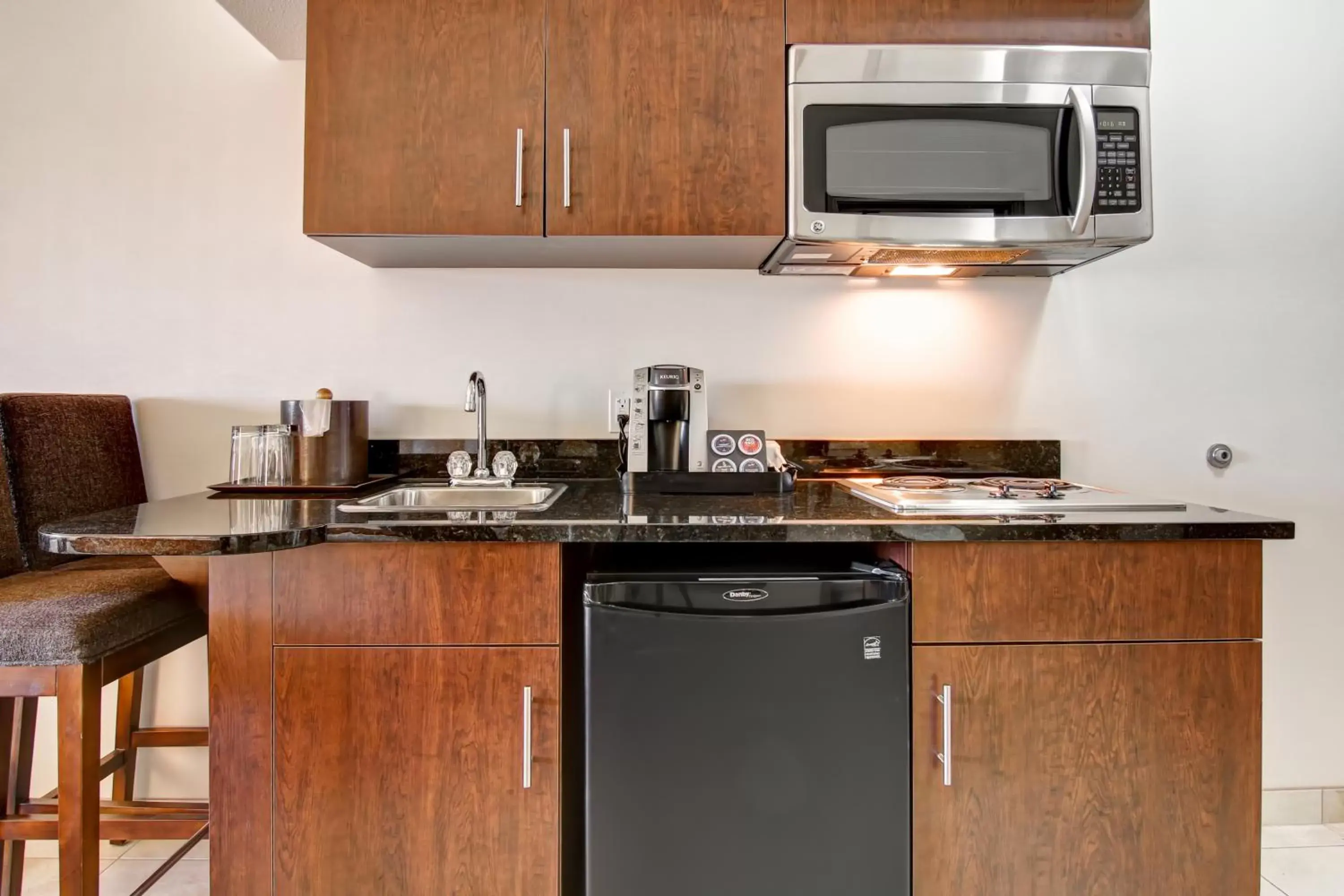 Kitchen/Kitchenette in Canalta Hotel Moosomin