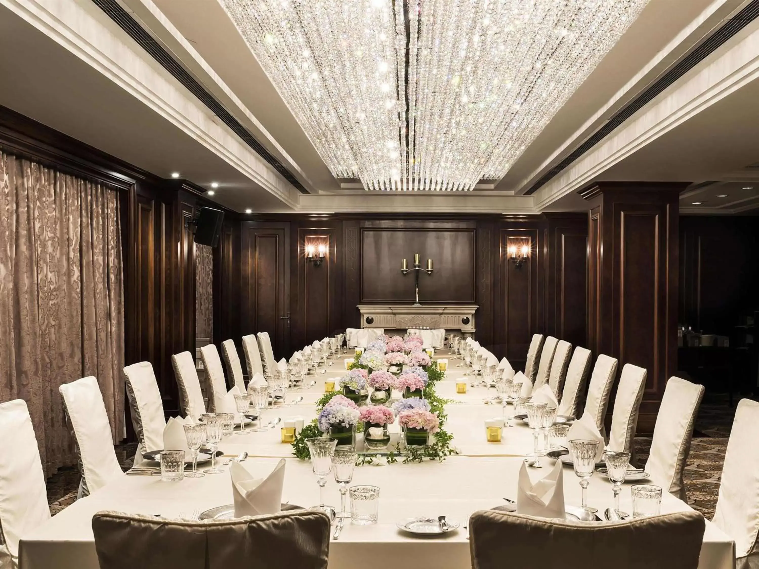On site, Banquet Facilities in Fairmont Peace Hotel On the Bund (Start your own story with the BUND)