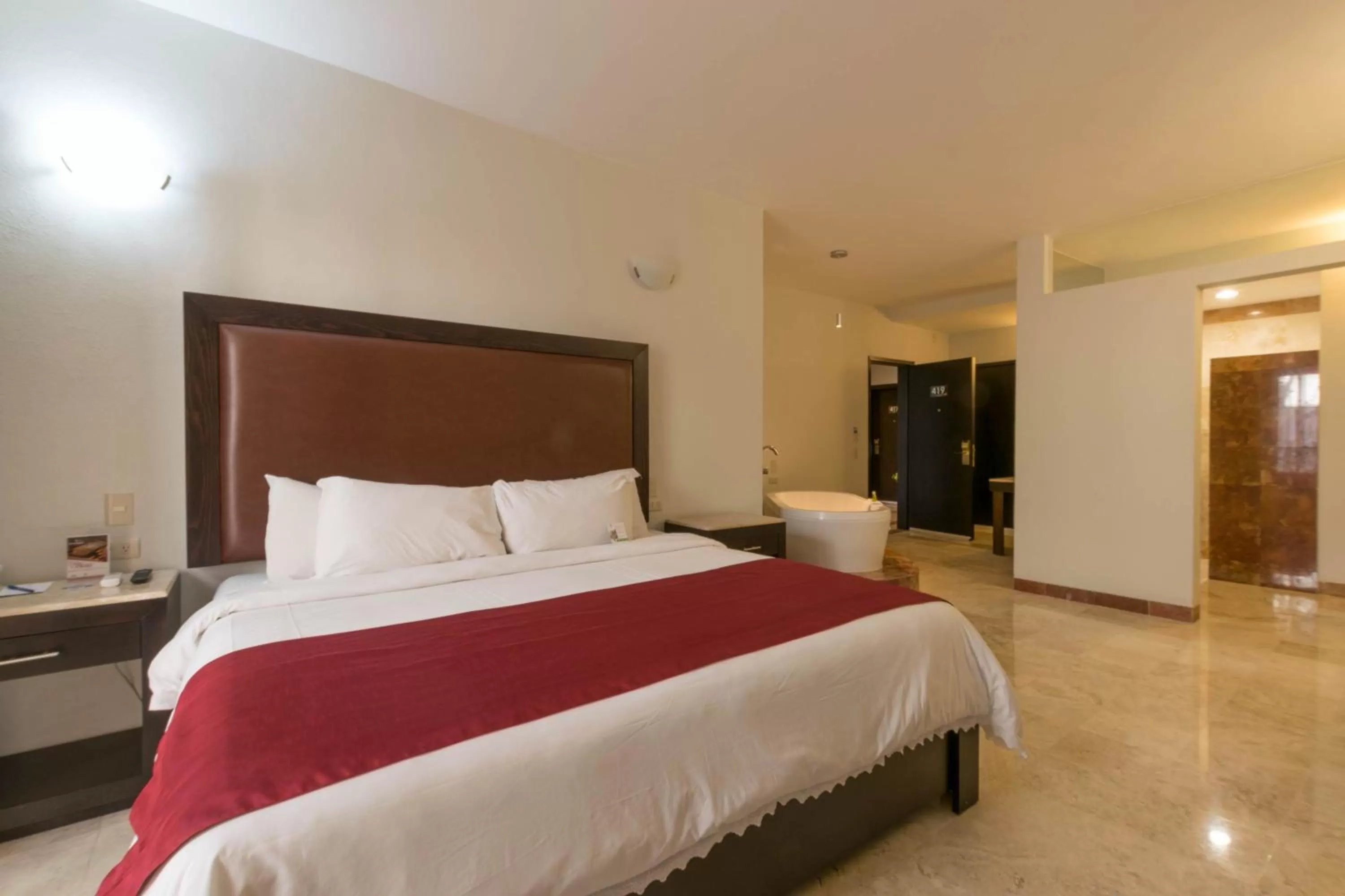 Photo of the whole room, Bed in Real de Minas Poliforum