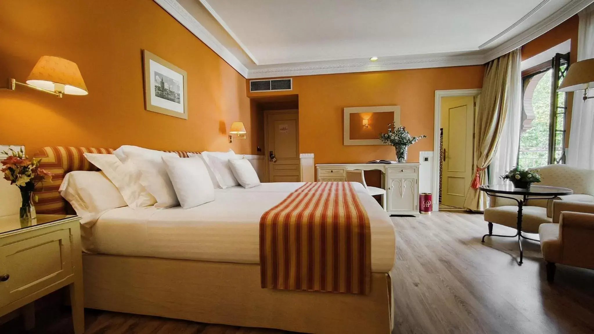 Bedroom in Alhambra Palace Hotel