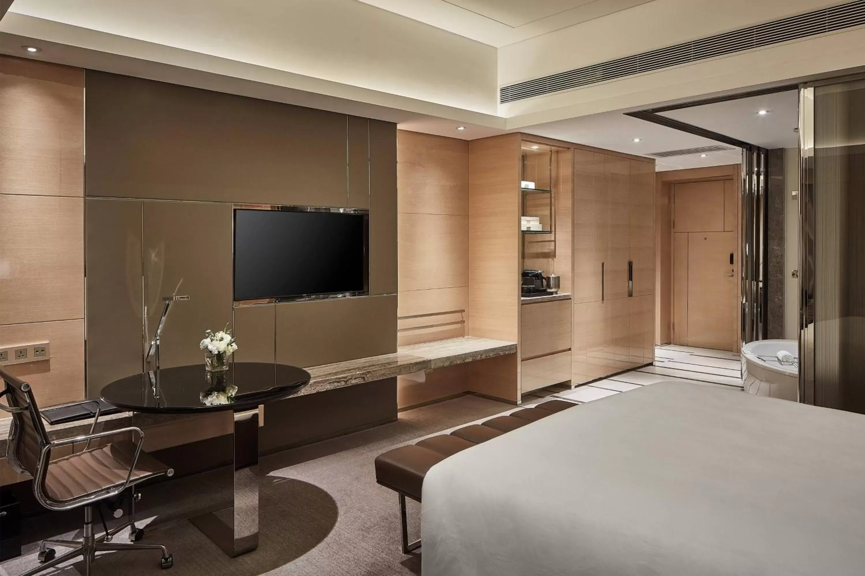 Photo of the whole room, TV/Entertainment Center in JW Marriott Hotel Chengdu