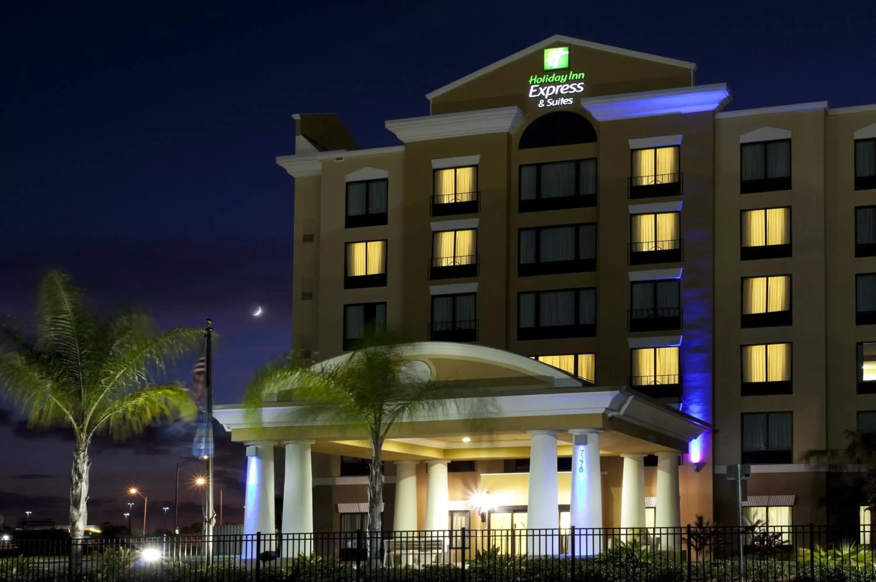 Property Building in Holiday Inn Express-International Drive, an IHG Hotel