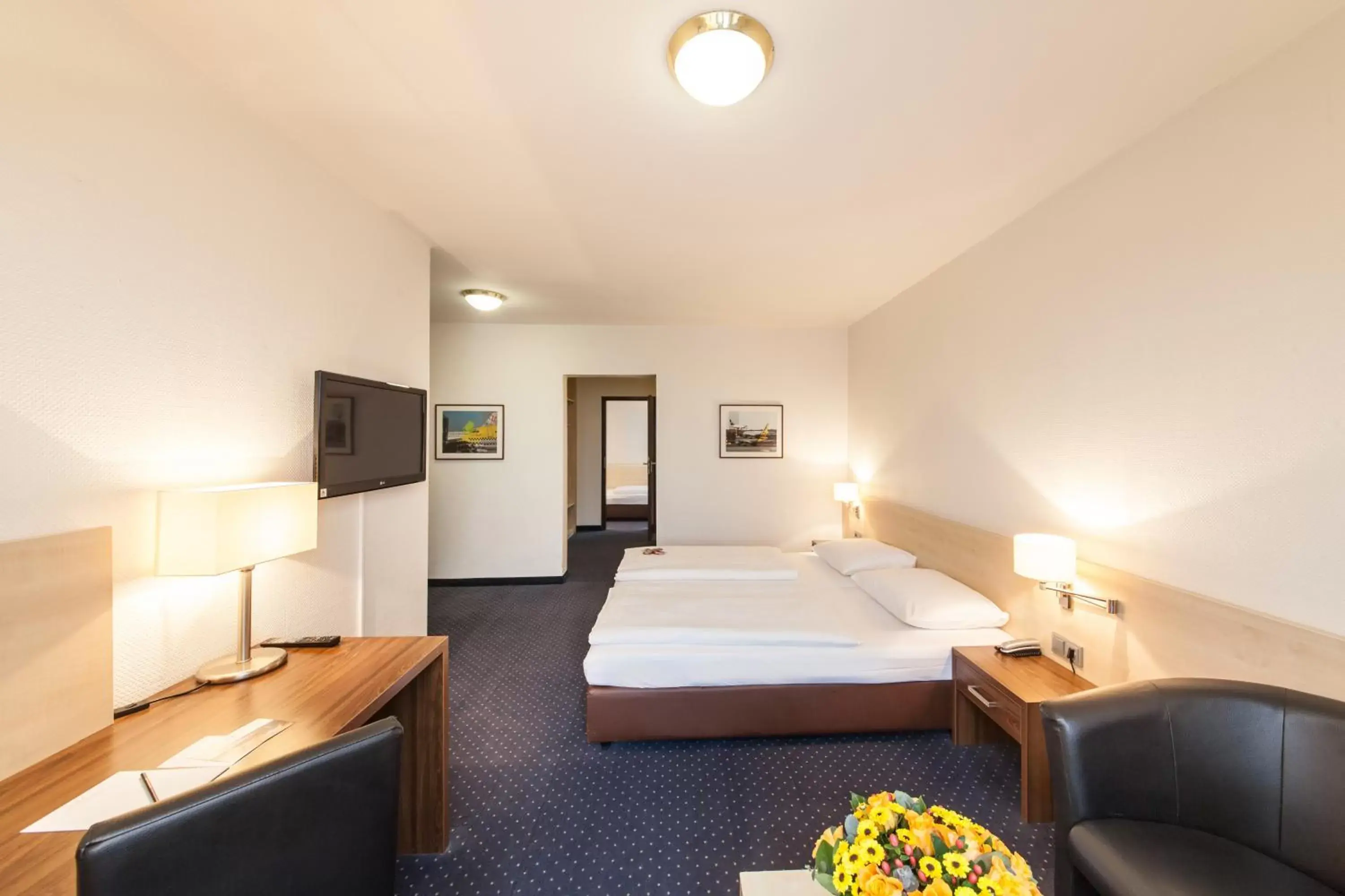 Photo of the whole room, Bed in Novum Hotel Mariella Airport