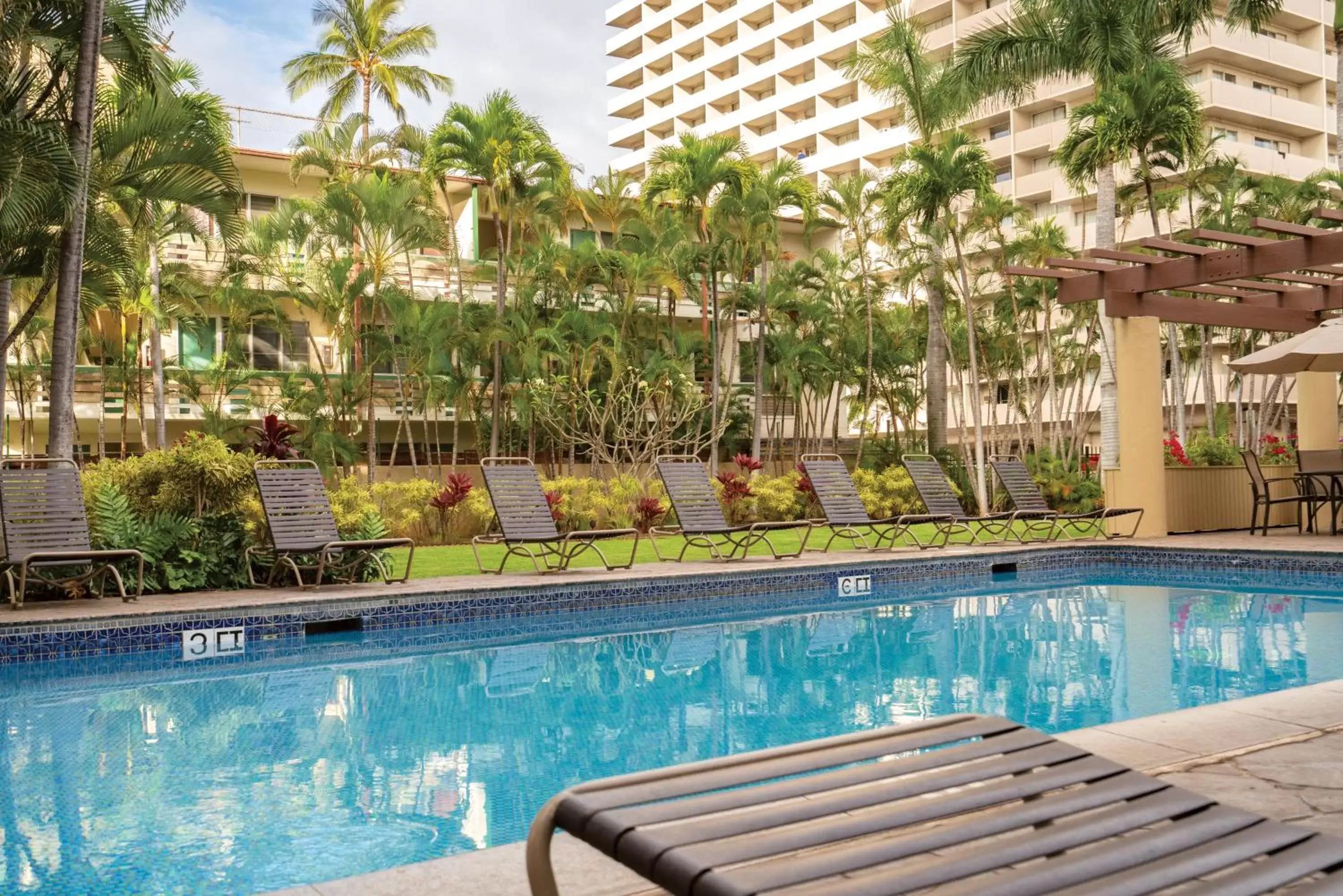 Swimming Pool in Wyndham Vacation Resorts Royal Garden at Waikiki