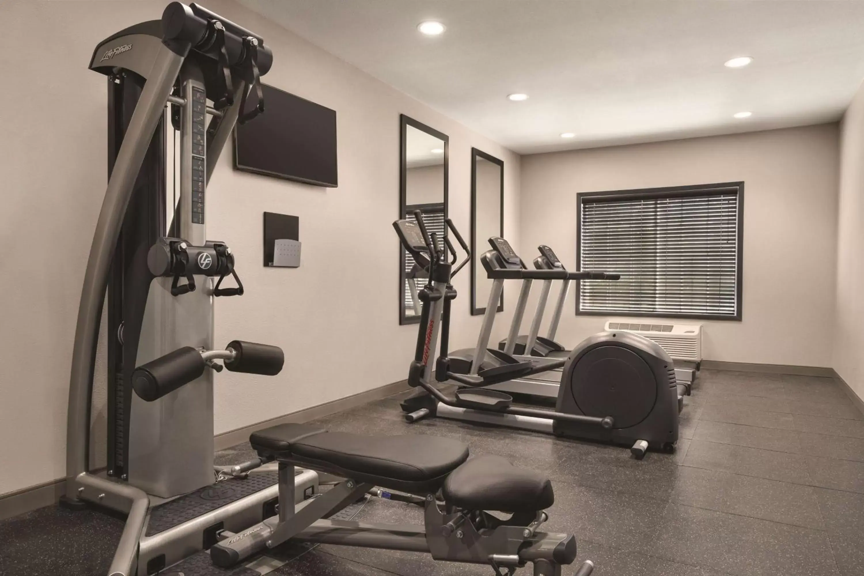 Activities, Fitness Center/Facilities in Country Inn & Suites by Radisson, Detroit Lakes, MN