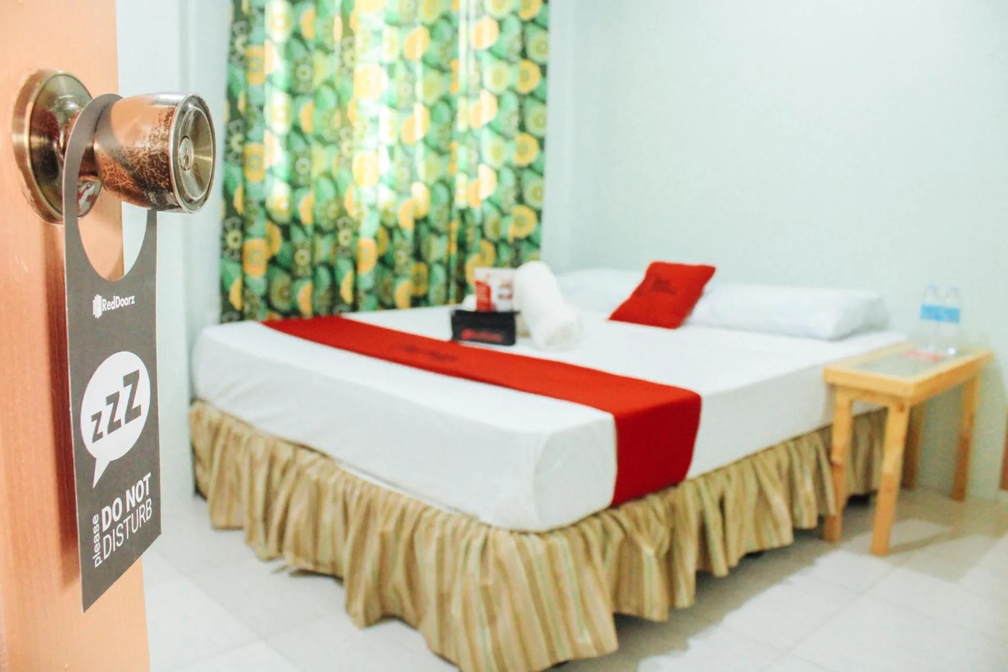 Bed in RedDoorz @ Taloto District Tagbilaran